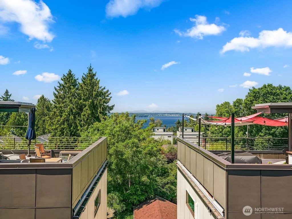 Property photo for 6911 California Avenue Sw #c, Seattle