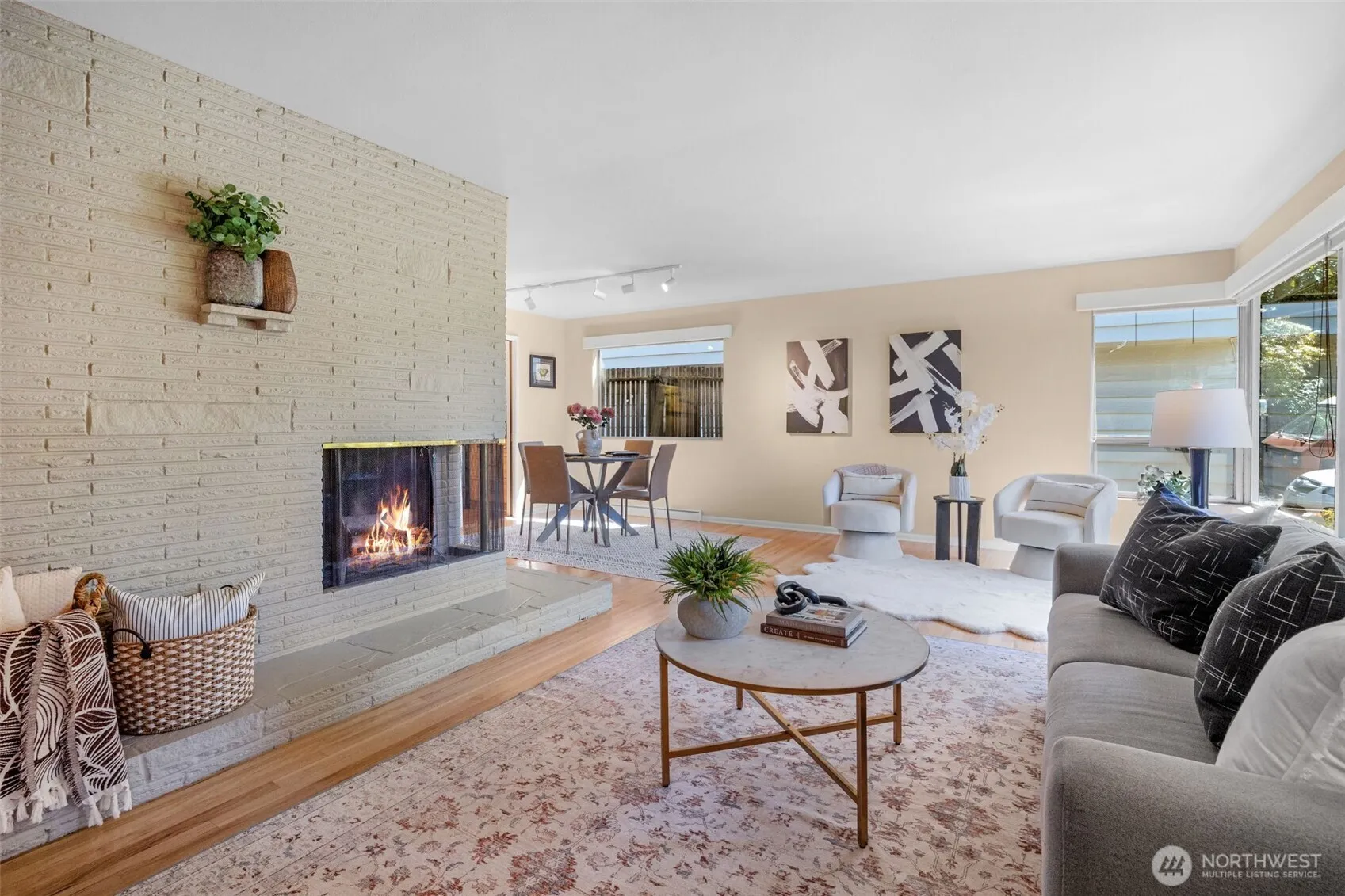 Property photo for 2360 Ne 90th Street, Seattle photo 4