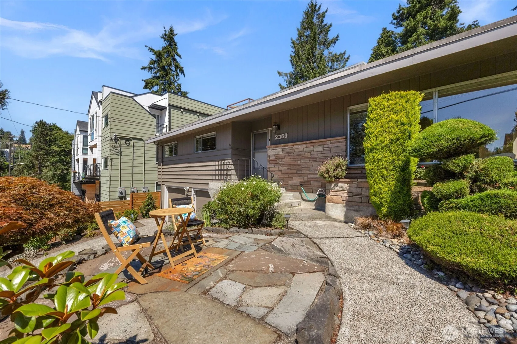 Property photo for 2360 Ne 90th Street, Seattle photo 3