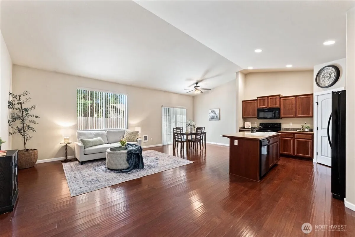 Property photo for 17820 35th Avenue E, Tacoma photo 5