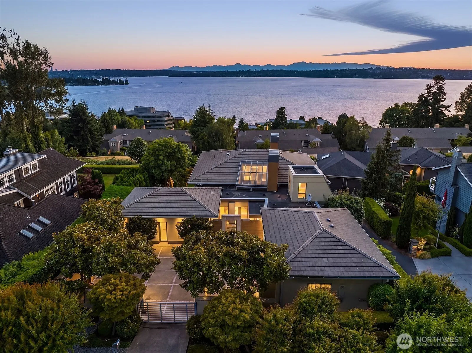 Property photo for 5511 104th Avenue Ne, Kirkland photo 2