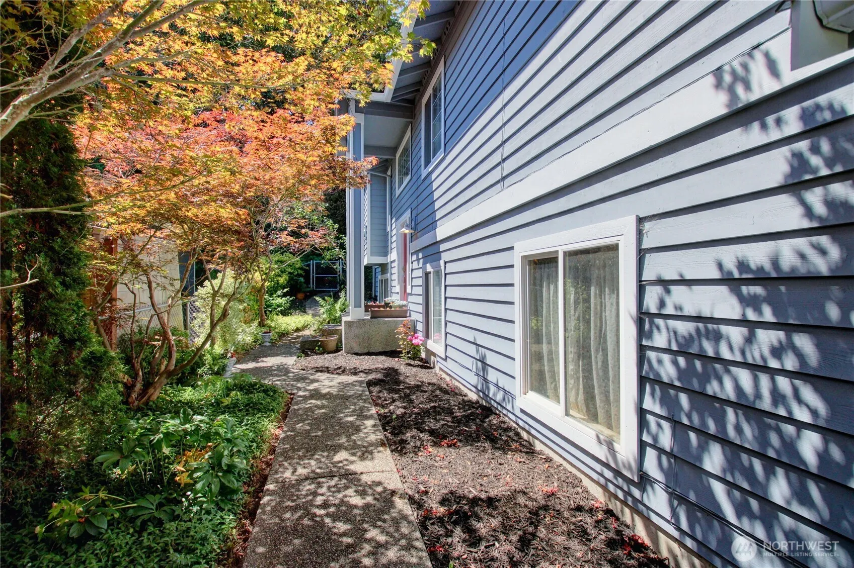 Property photo for 5208 213th Place Sw, Mountlake Terrace photo 4