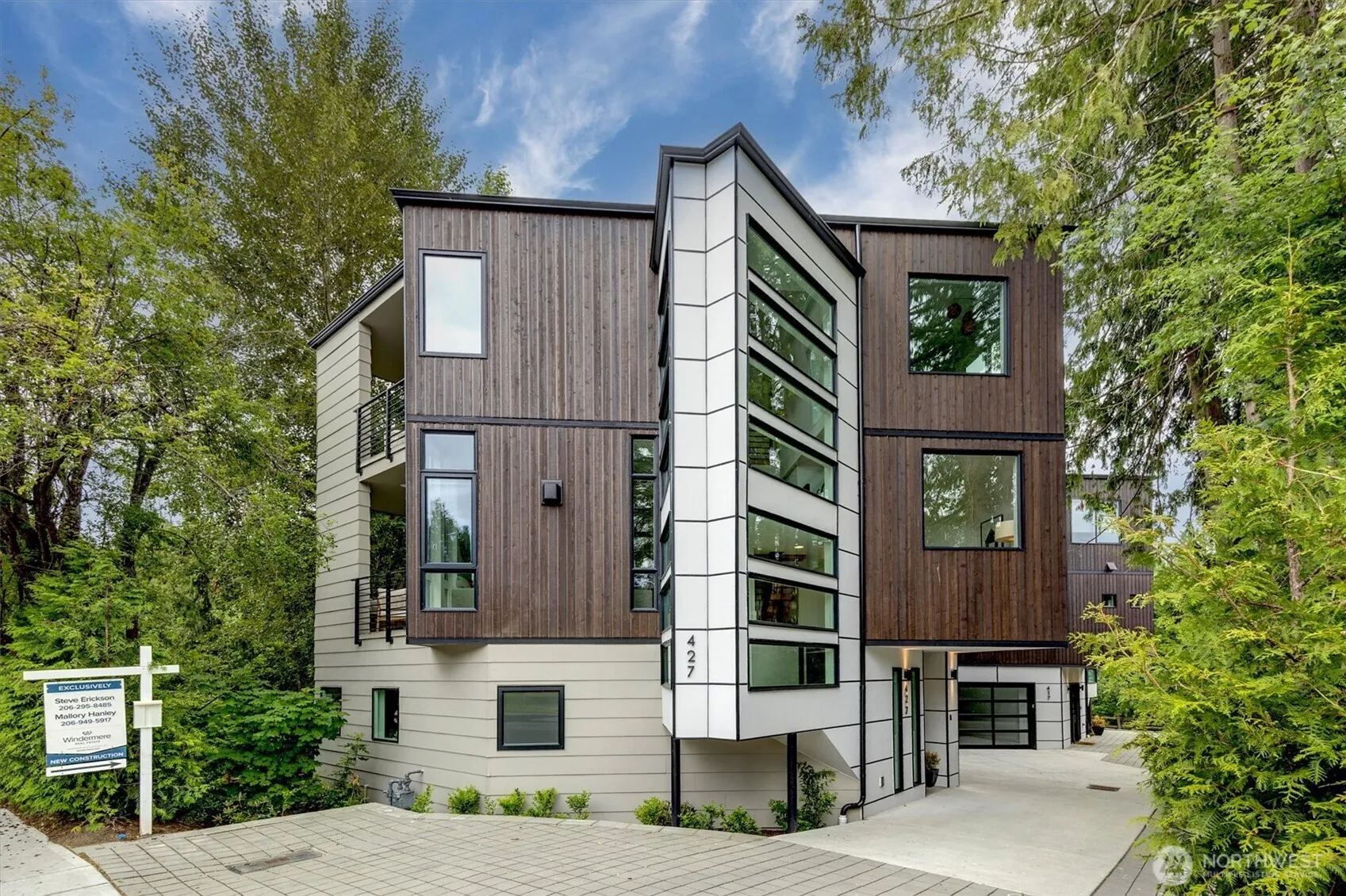 Property photo for 427 102nd Avenue Se, Bellevue photo 2