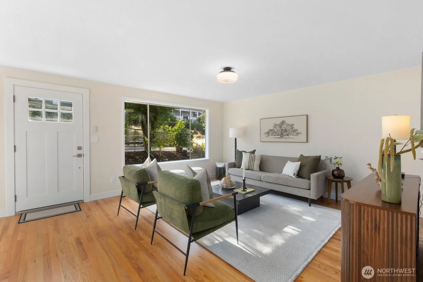 Property photo for 3318 20th Avenue S, Seattle photo 4