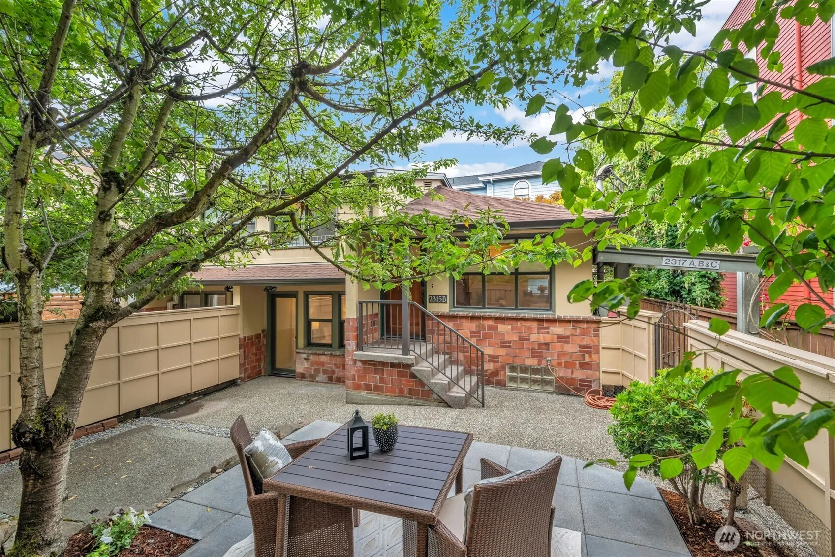 Property photo for 2315 B Franklin Avenue E #b, Seattle
