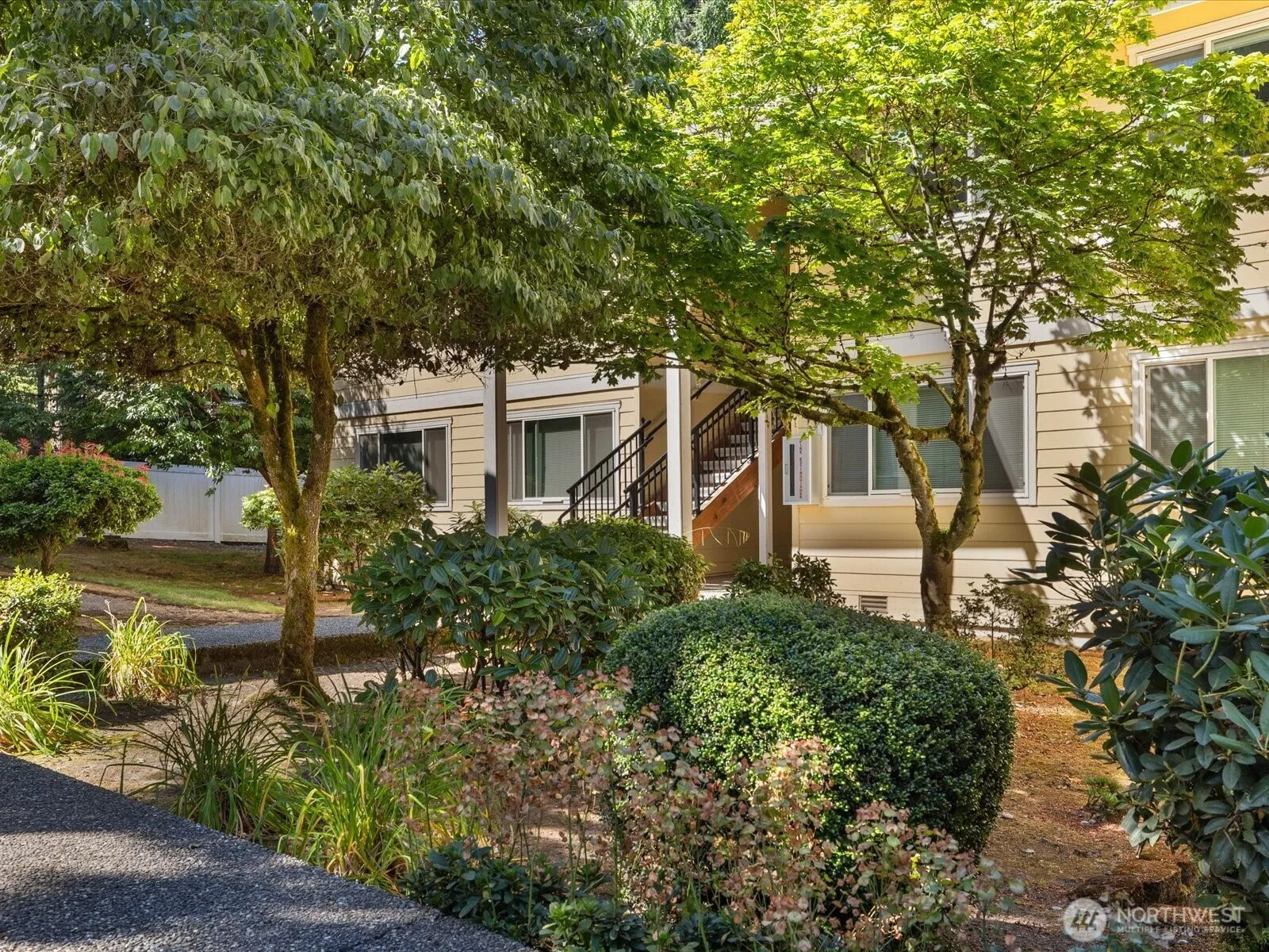 Property photo for 14601 Ne 50th Place #e6, Bellevue photo 3