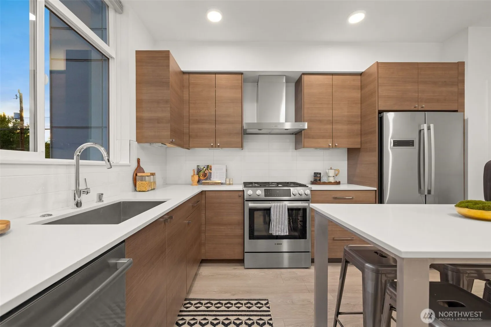 Property photo for 3551 Wallingford Avenue N, Seattle photo 5