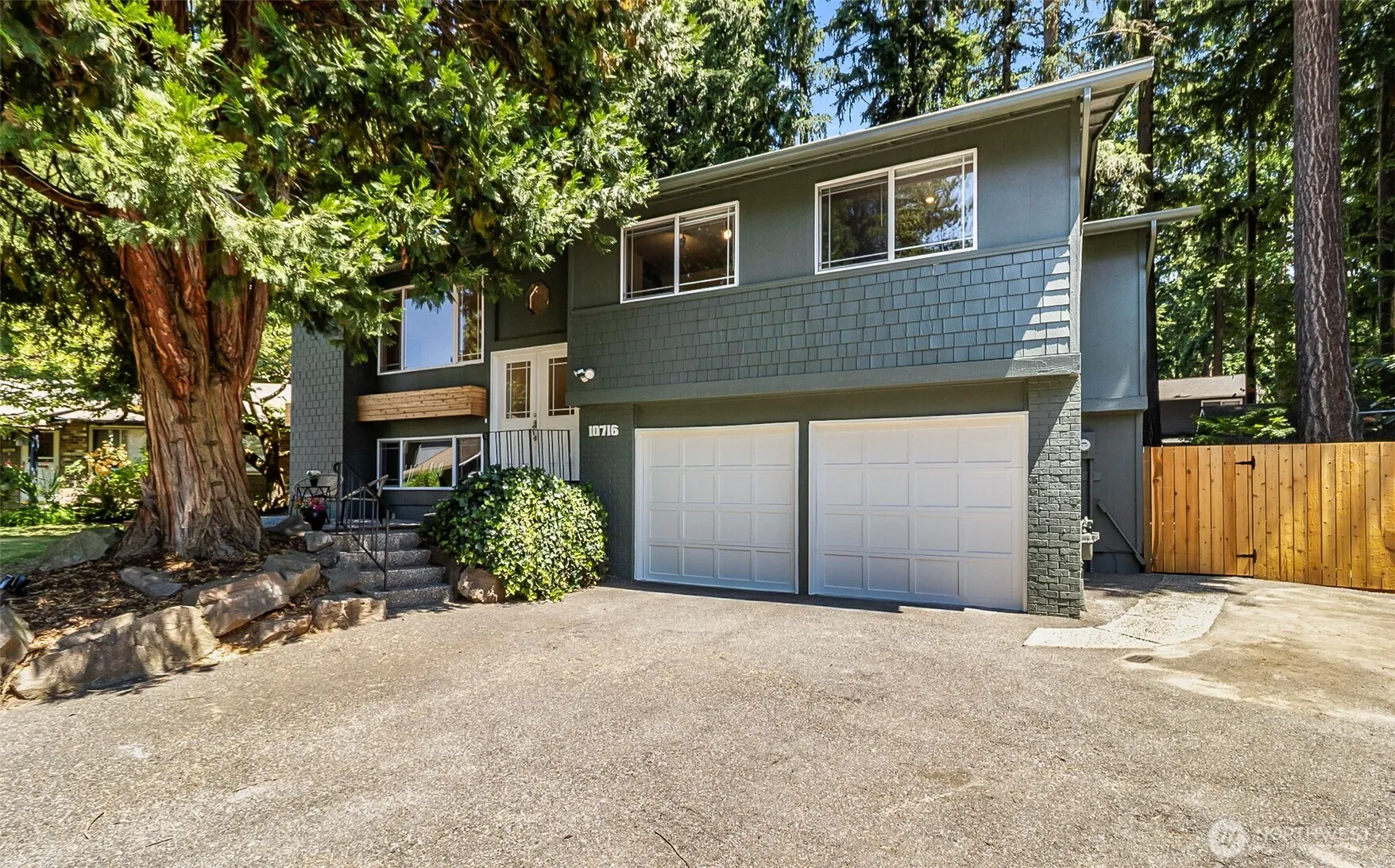 Property photo for 10716 127th Avenue Ne, Kirkland photo 2