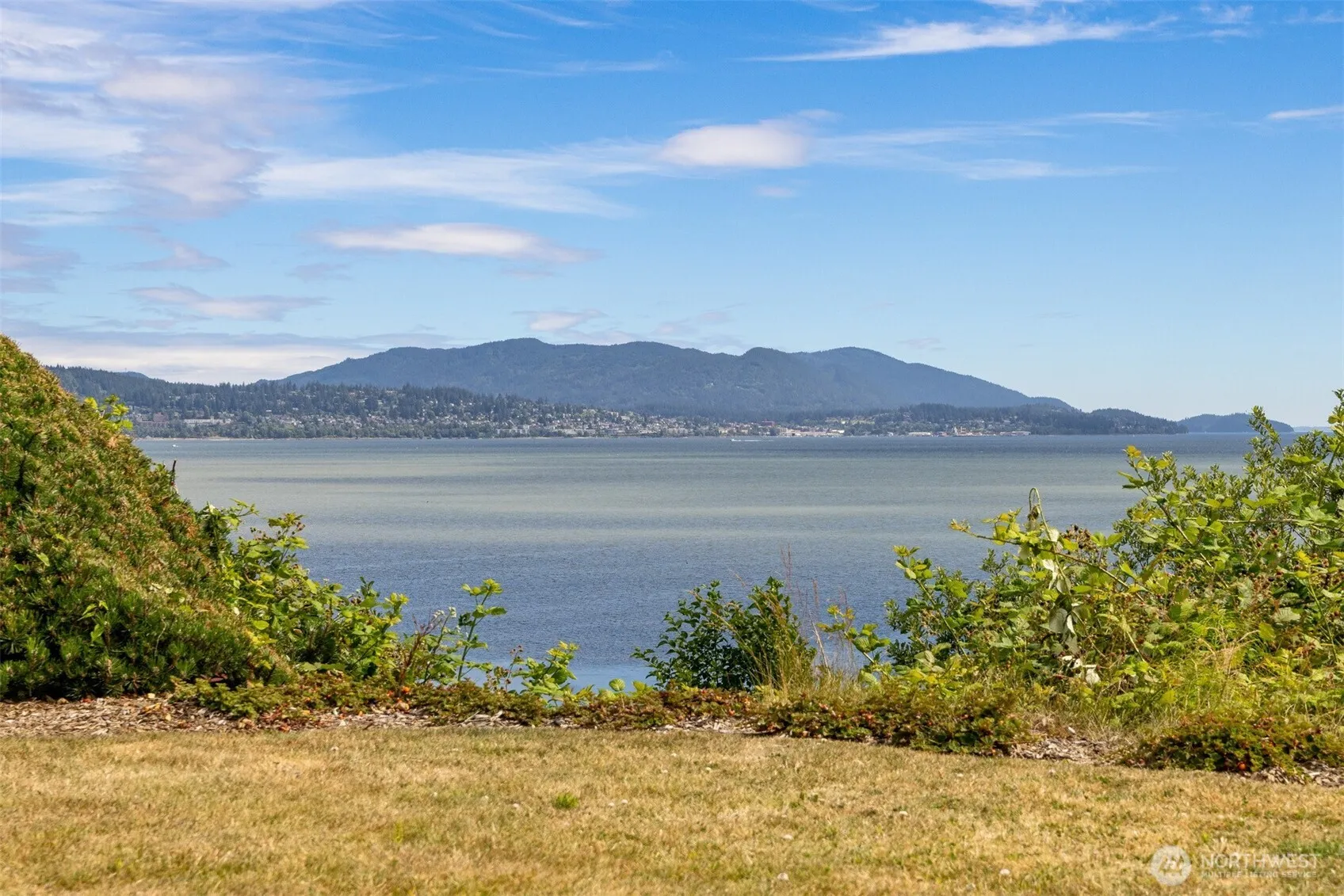 Property photo for 3919 Cliffside Drive, Bellingham photo 2