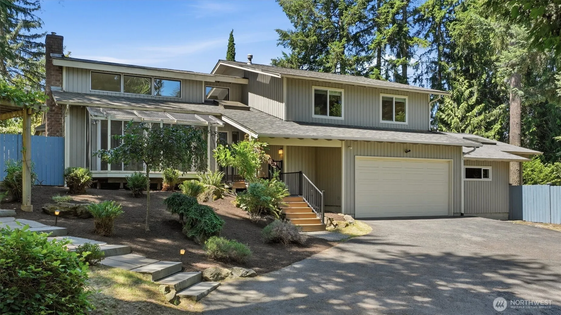 Property photo for 2209 W Lake Sammamish Parkway Ne, Redmond