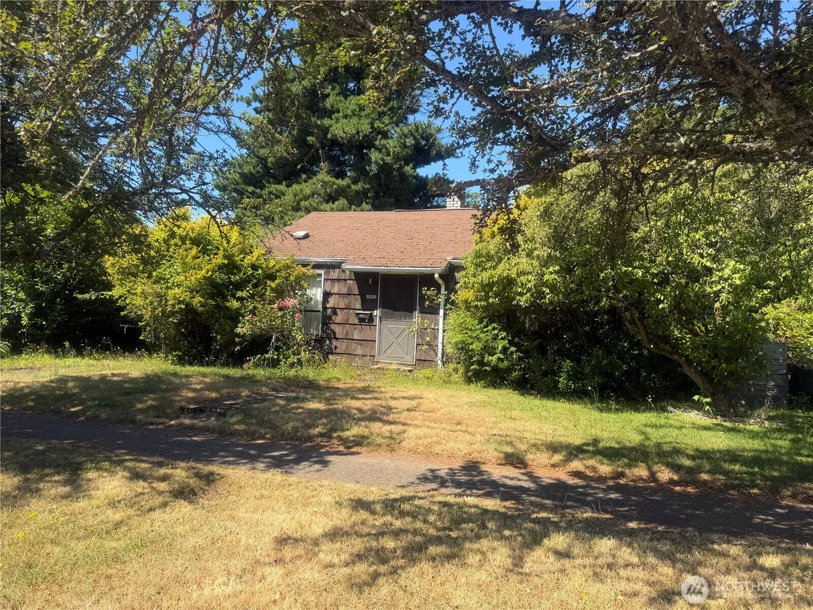 Property photo for 9209 13th Avenue Sw, Seattle photo 5