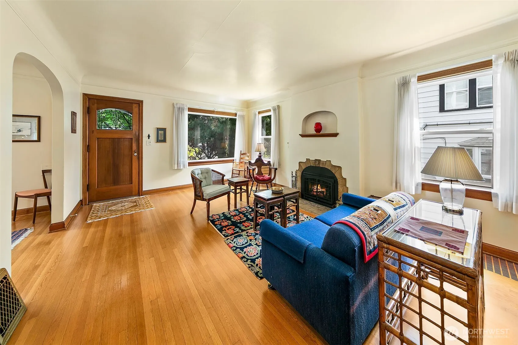 Property photo for 6249 30th Avenue Ne, Seattle photo 2