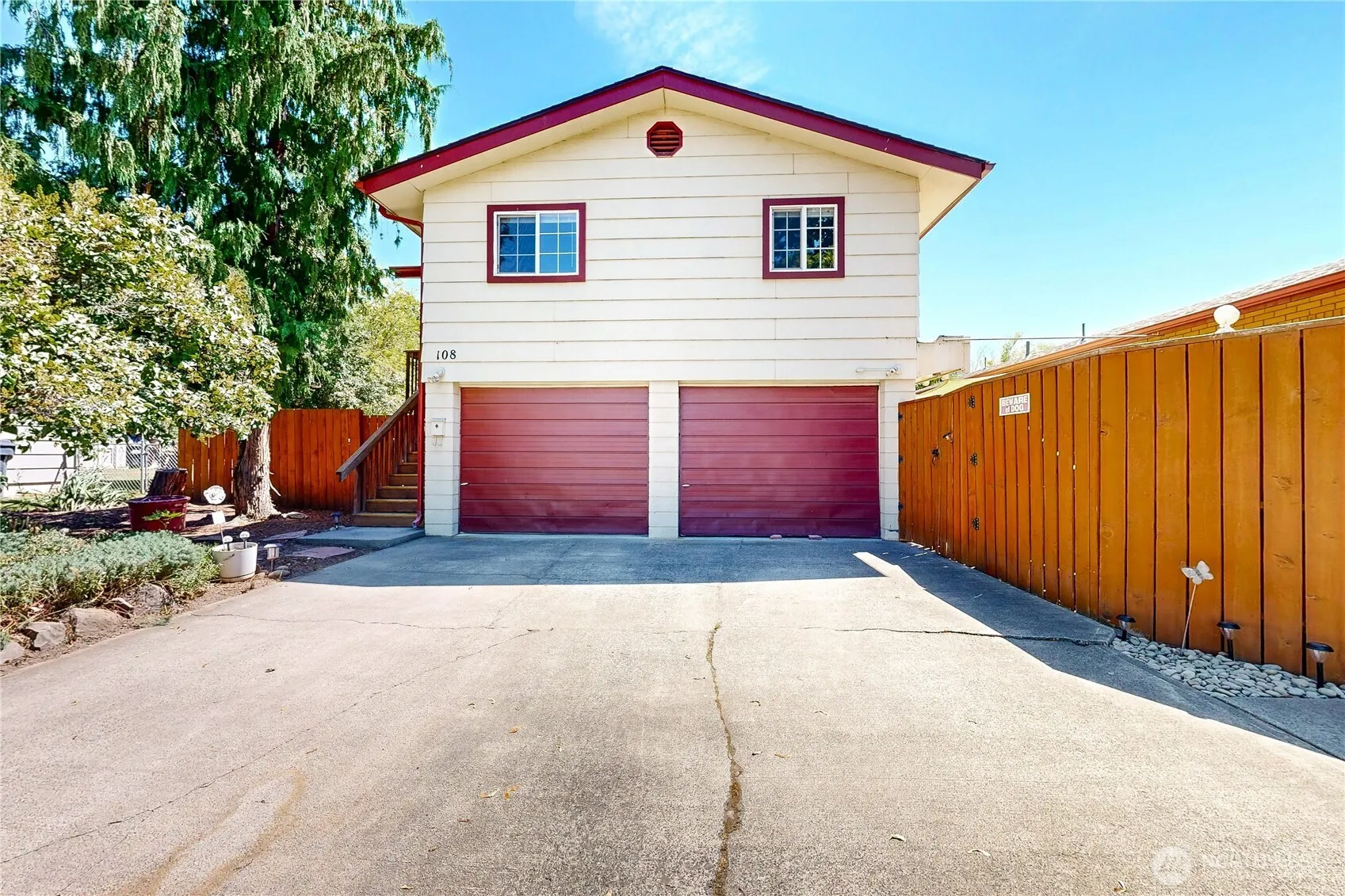 Property photo for 301 Ne A Street #1, College Place photo 2