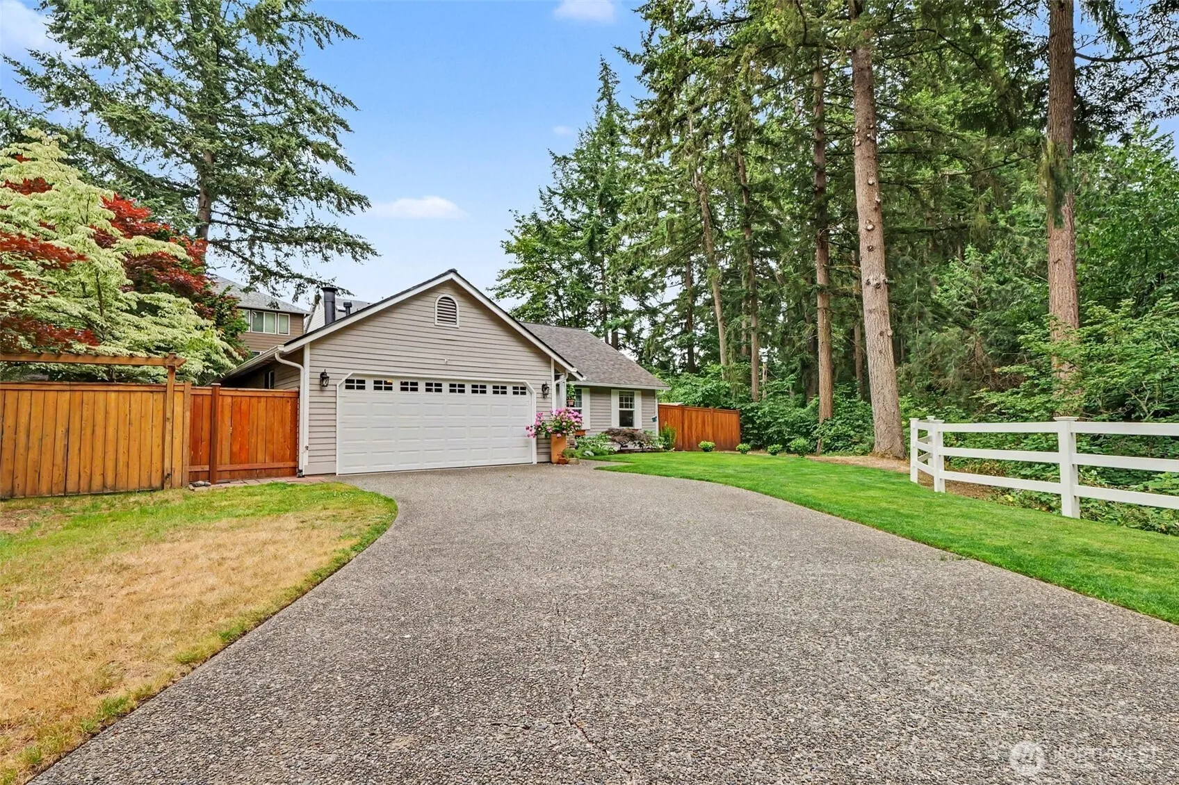 Property photo for 104 Bremerton Place Ne, Renton photo 2