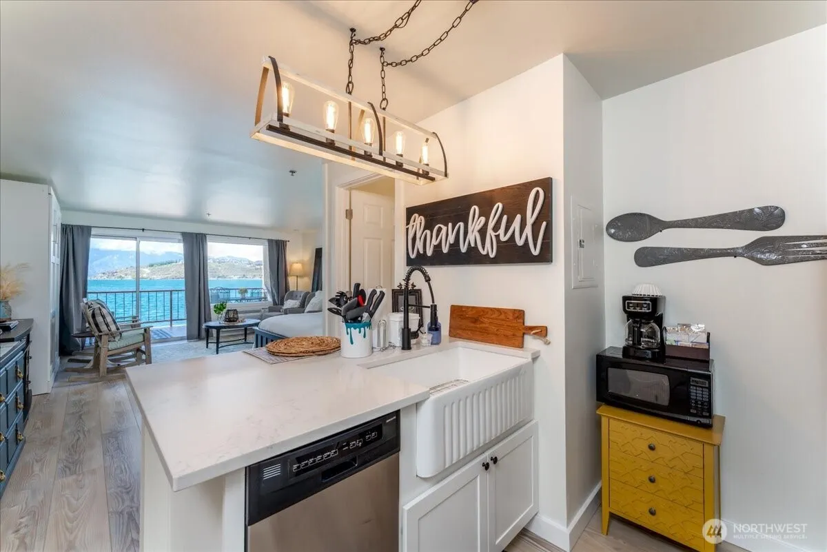 Property photo for 322 W Woodin 301 & 301a Avenue, Chelan photo 2