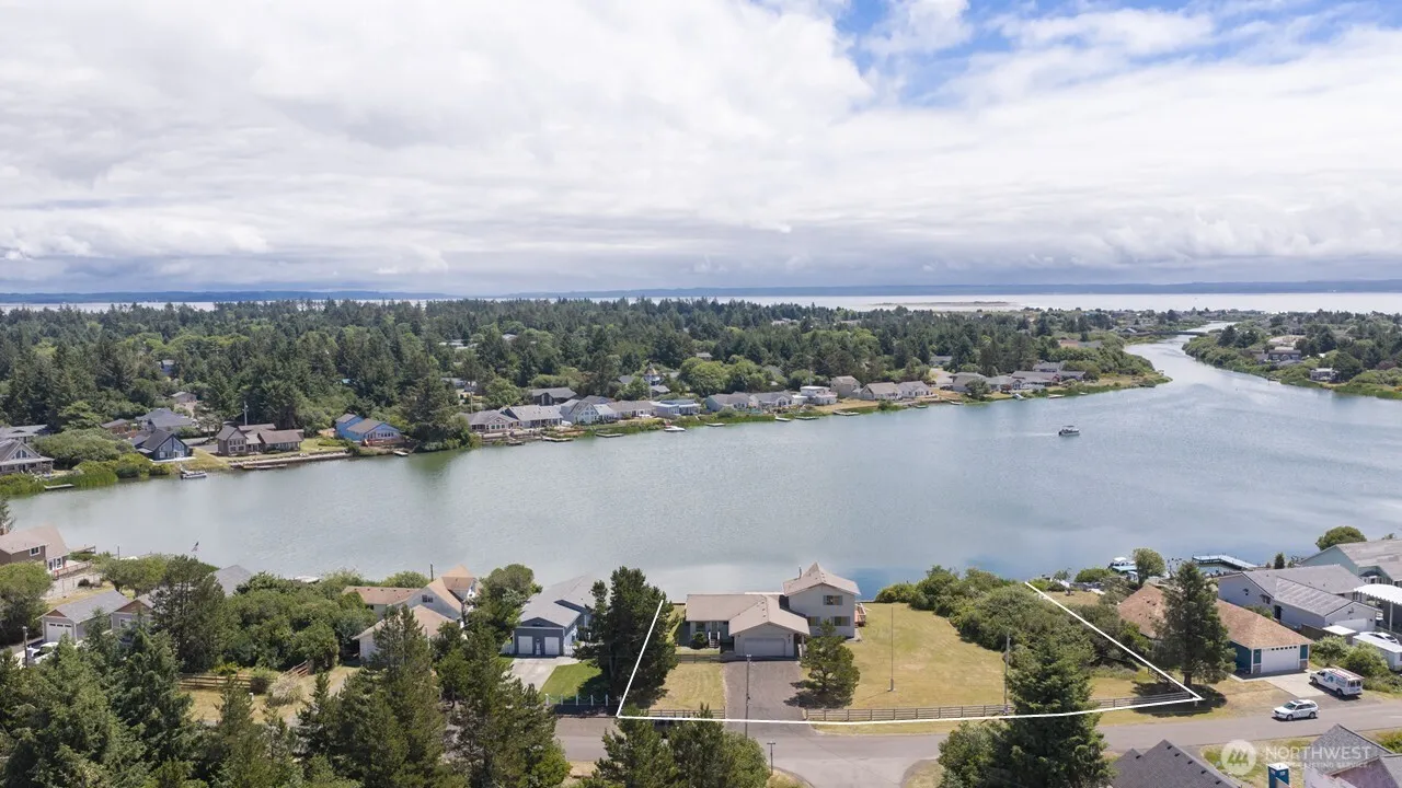 Property photo for 854 Texmar Avenue Sw, Ocean Shores photo 2
