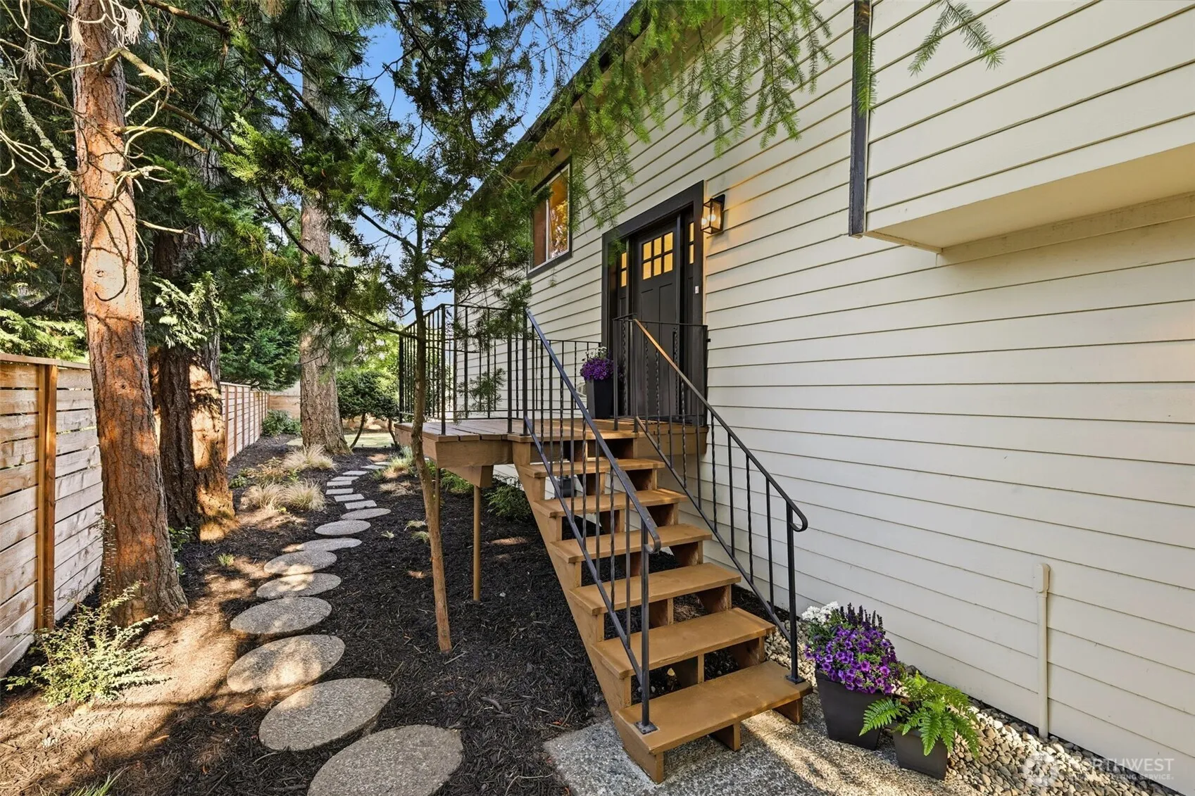 Property photo for 12544 25th Avenue Ne, Seattle photo 3