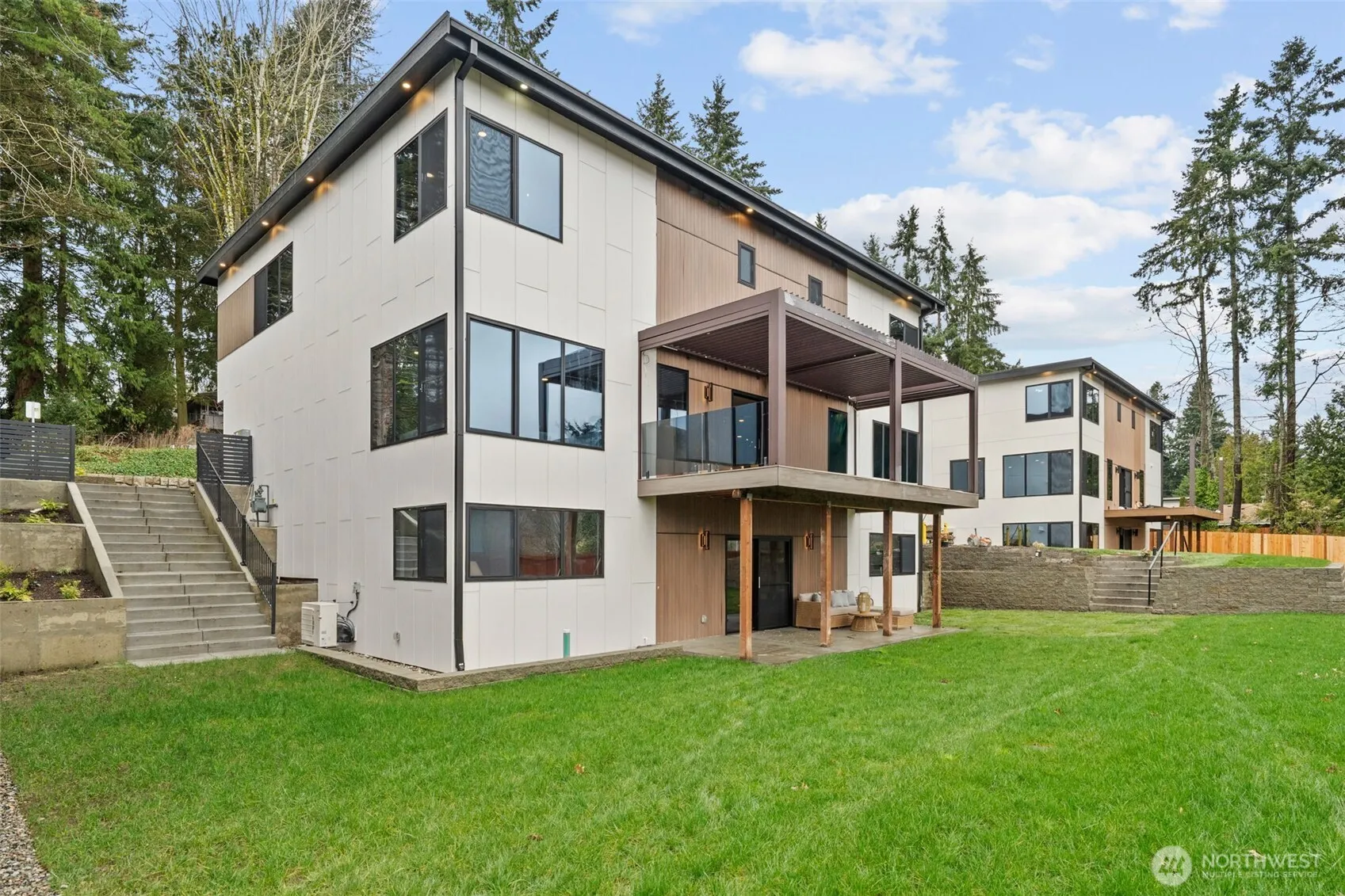Property photo for 7903 240th Street Sw, Edmonds photo 2