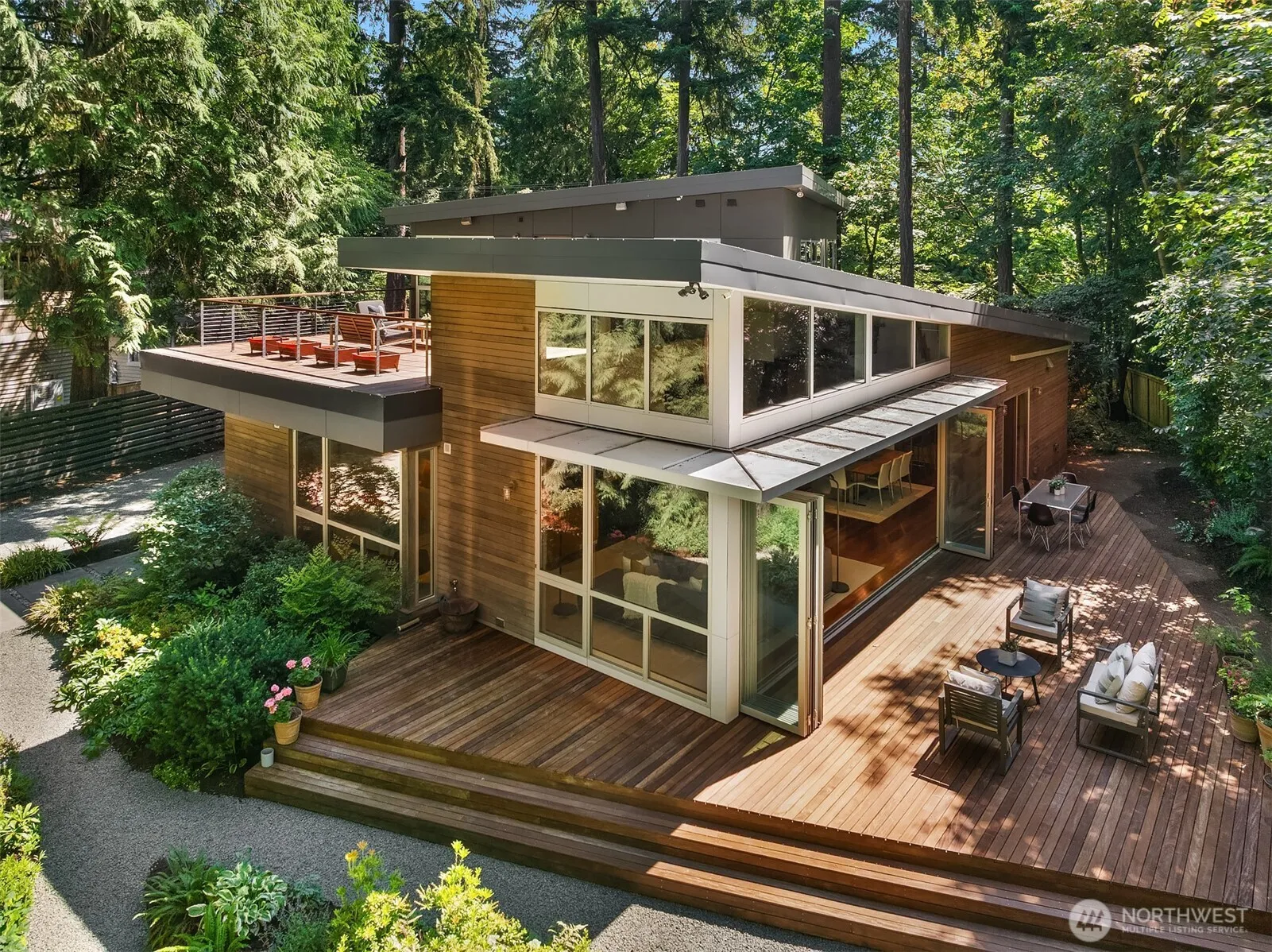 Property photo for 2716 107 Avenue Se, Beaux Arts