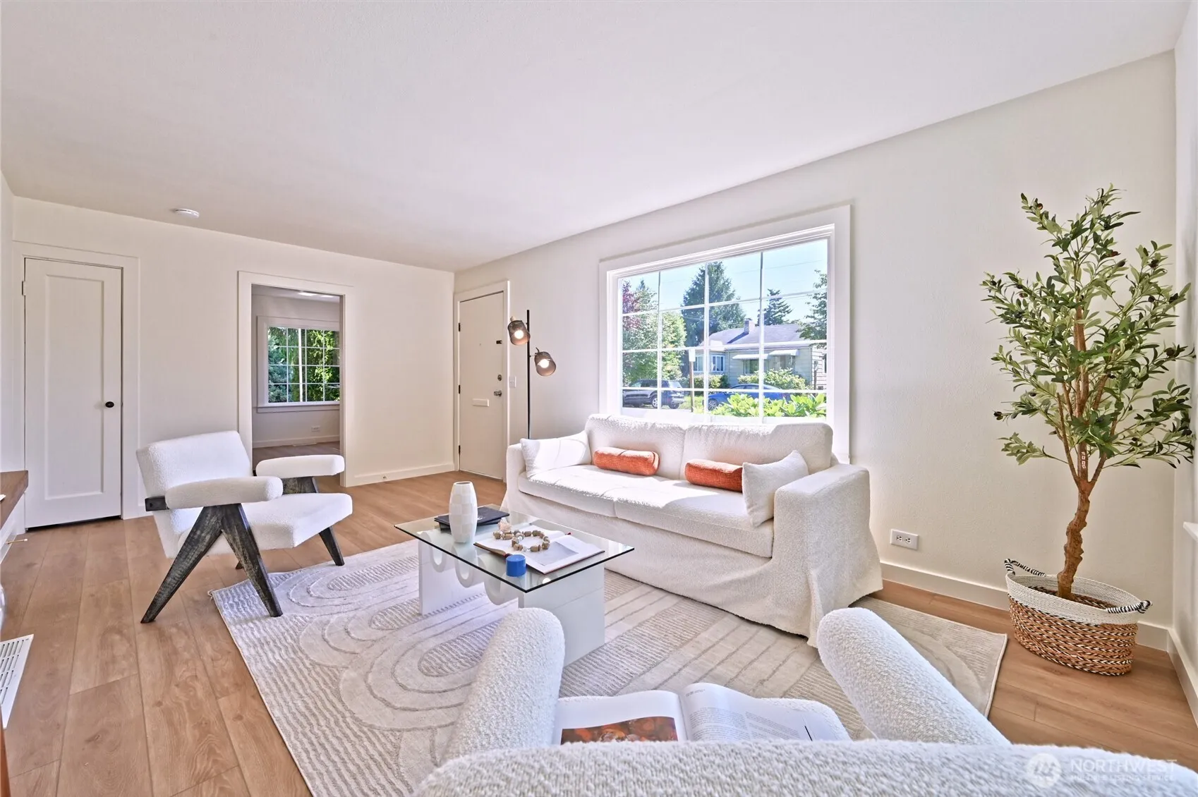 Property photo for 421 Wells Avenue N, Renton photo 2