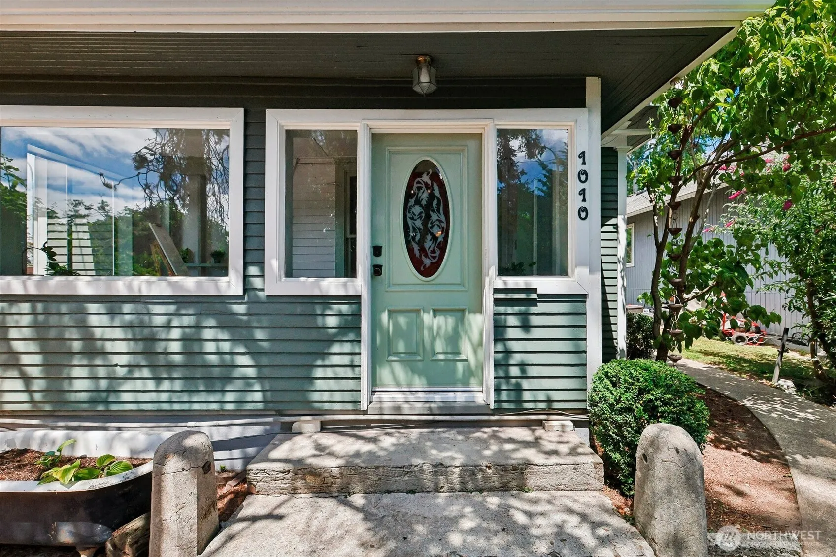 Property photo for 1010 S Director Street, Seattle photo 2