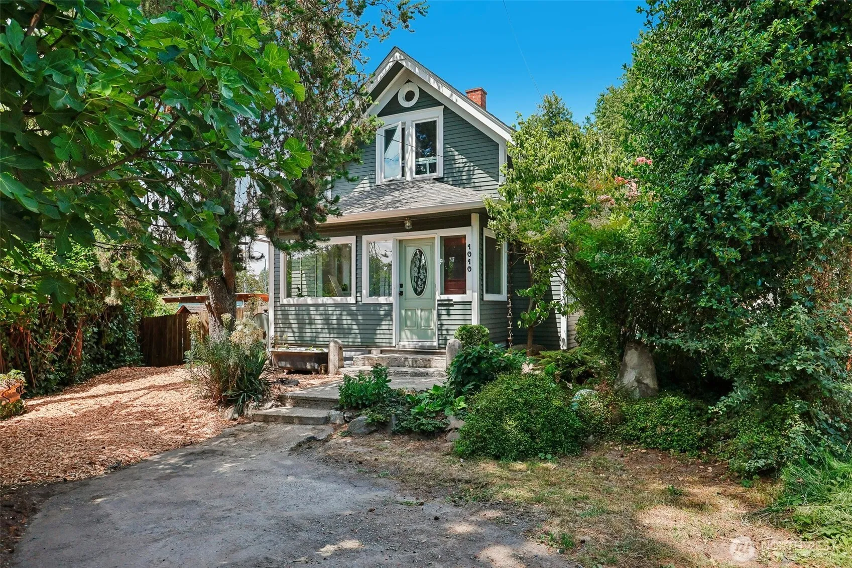 Property photo for 1010 S Director Street, Seattle photo 5