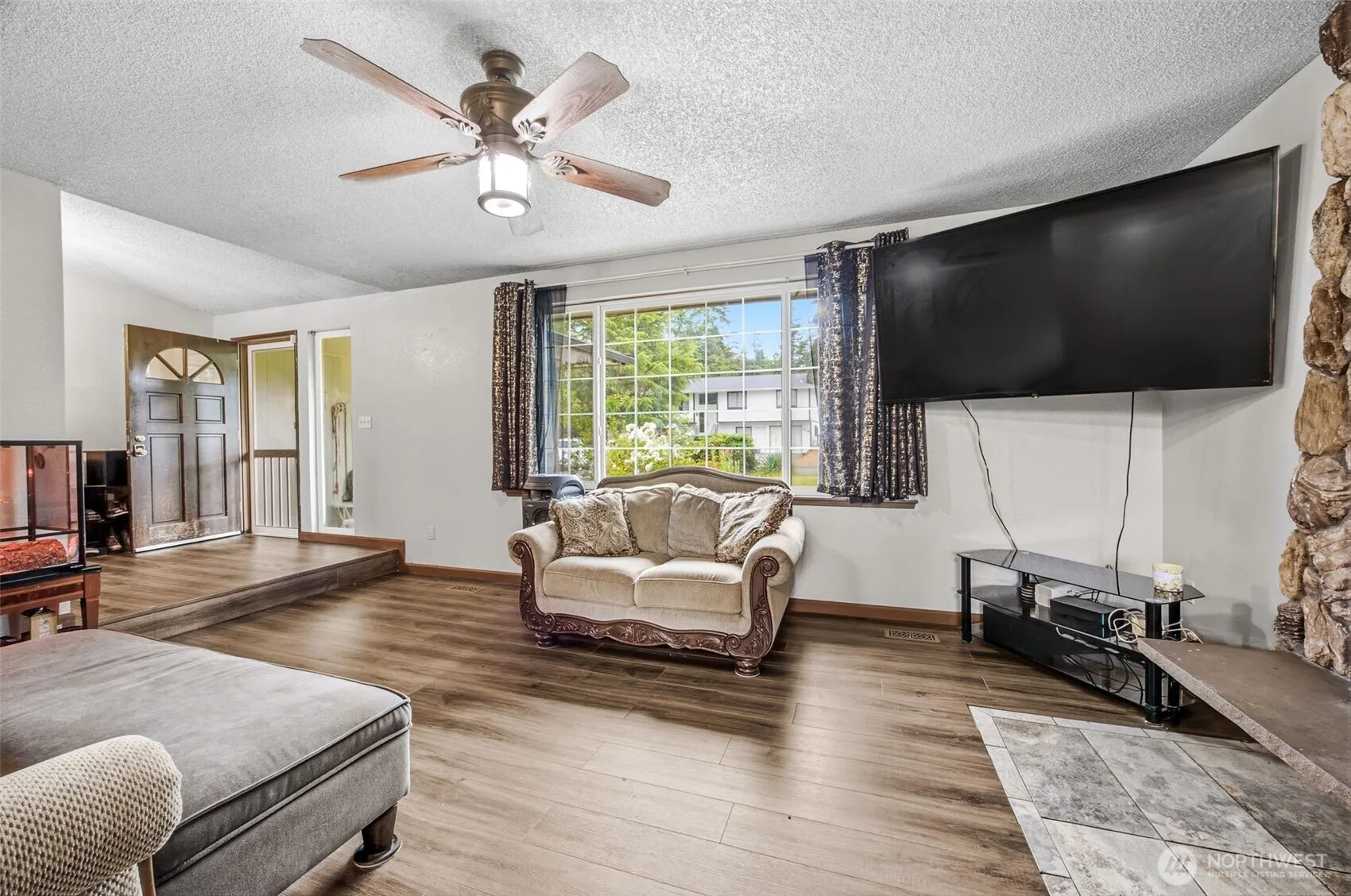 Property photo for 2519 151st Street E, Tacoma photo 3