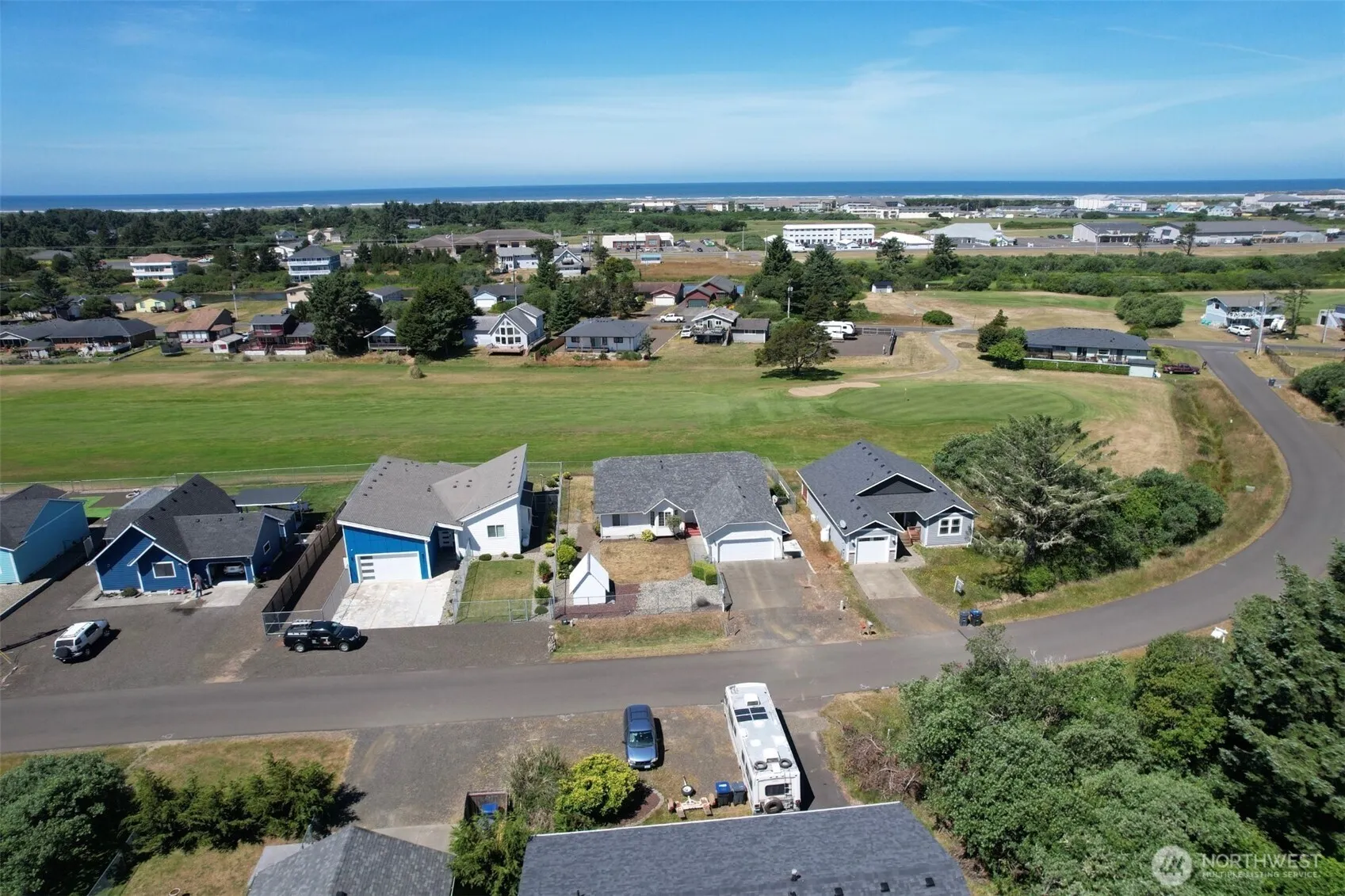 Property photo for 567 Puffin Avenue Ne, Ocean Shores photo 3