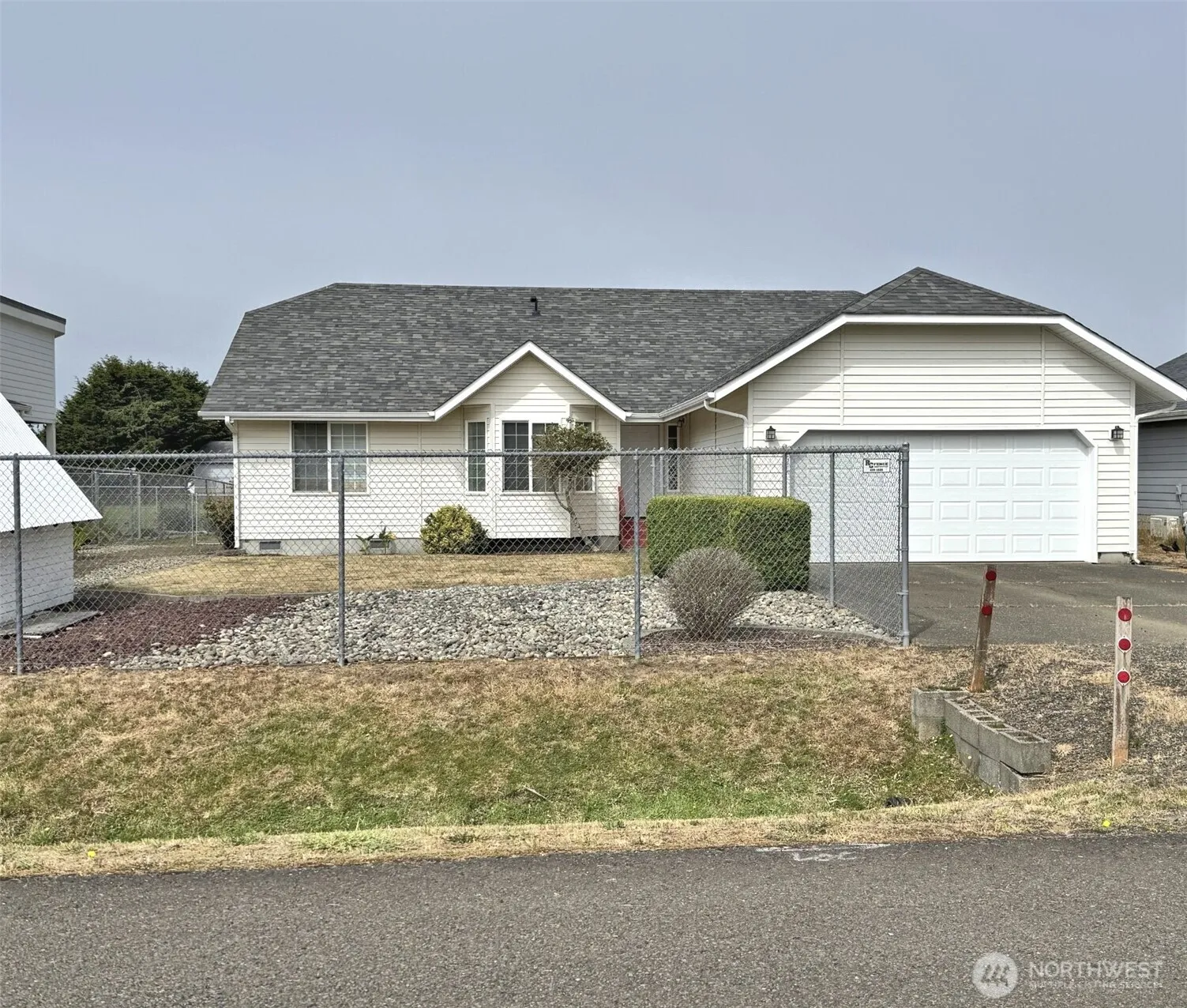Property photo for 567 Puffin Avenue Ne, Ocean Shores photo 2