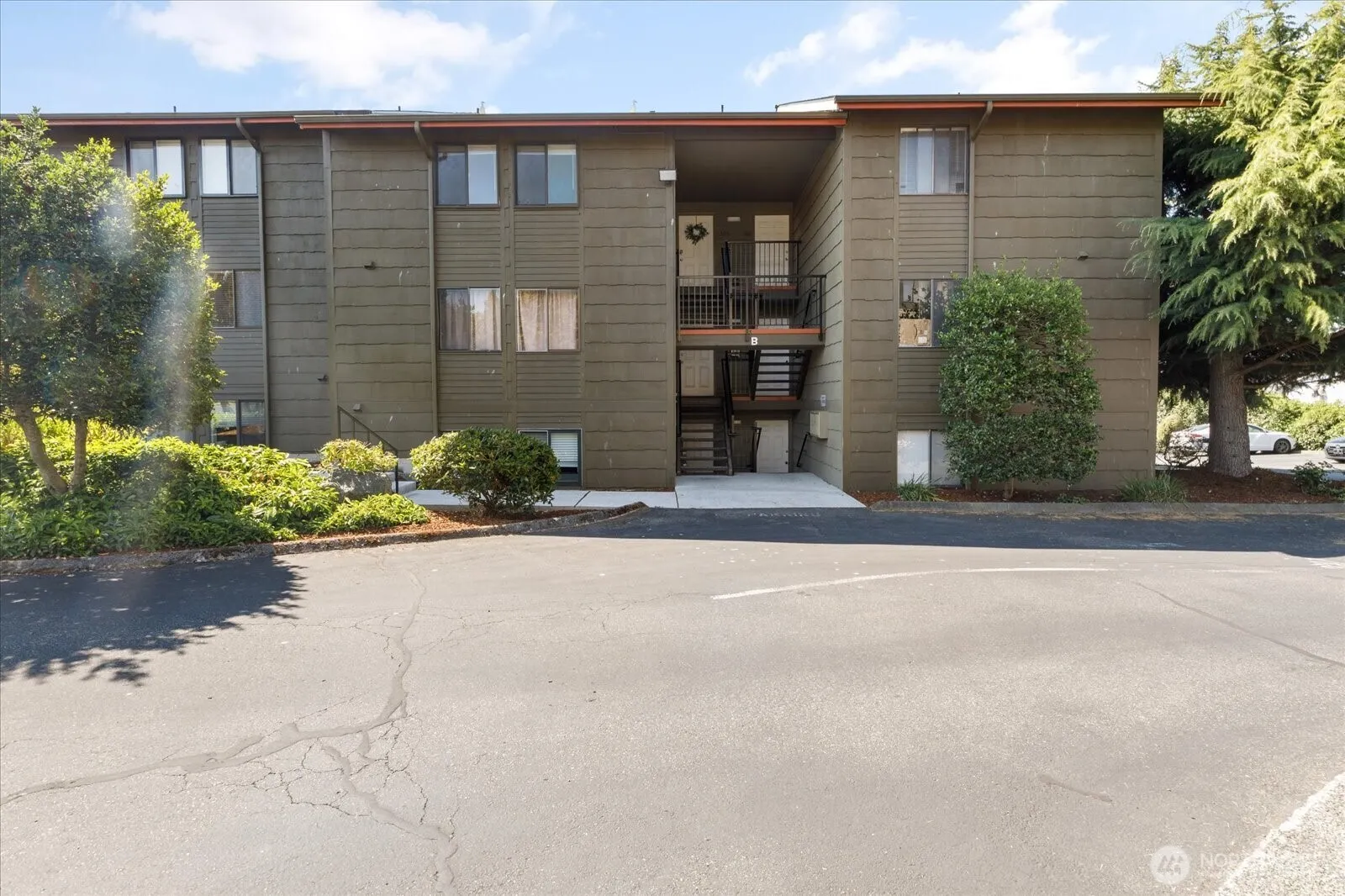 Property photo for 270 Se Barrington Drive #b305, Oak Harbor photo 2