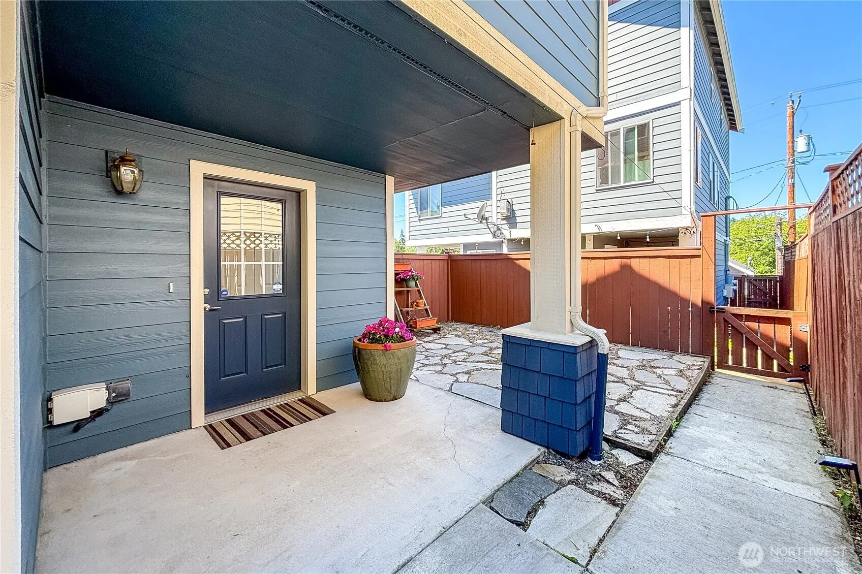 Property photo for 4851 A Delridge Way Sw, Seattle photo 3