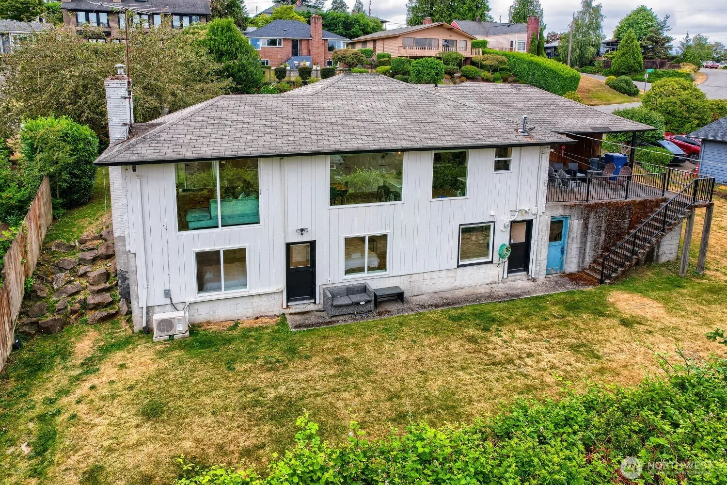Property photo for 7528 S Lakeridge Dr, Seattle photo 5