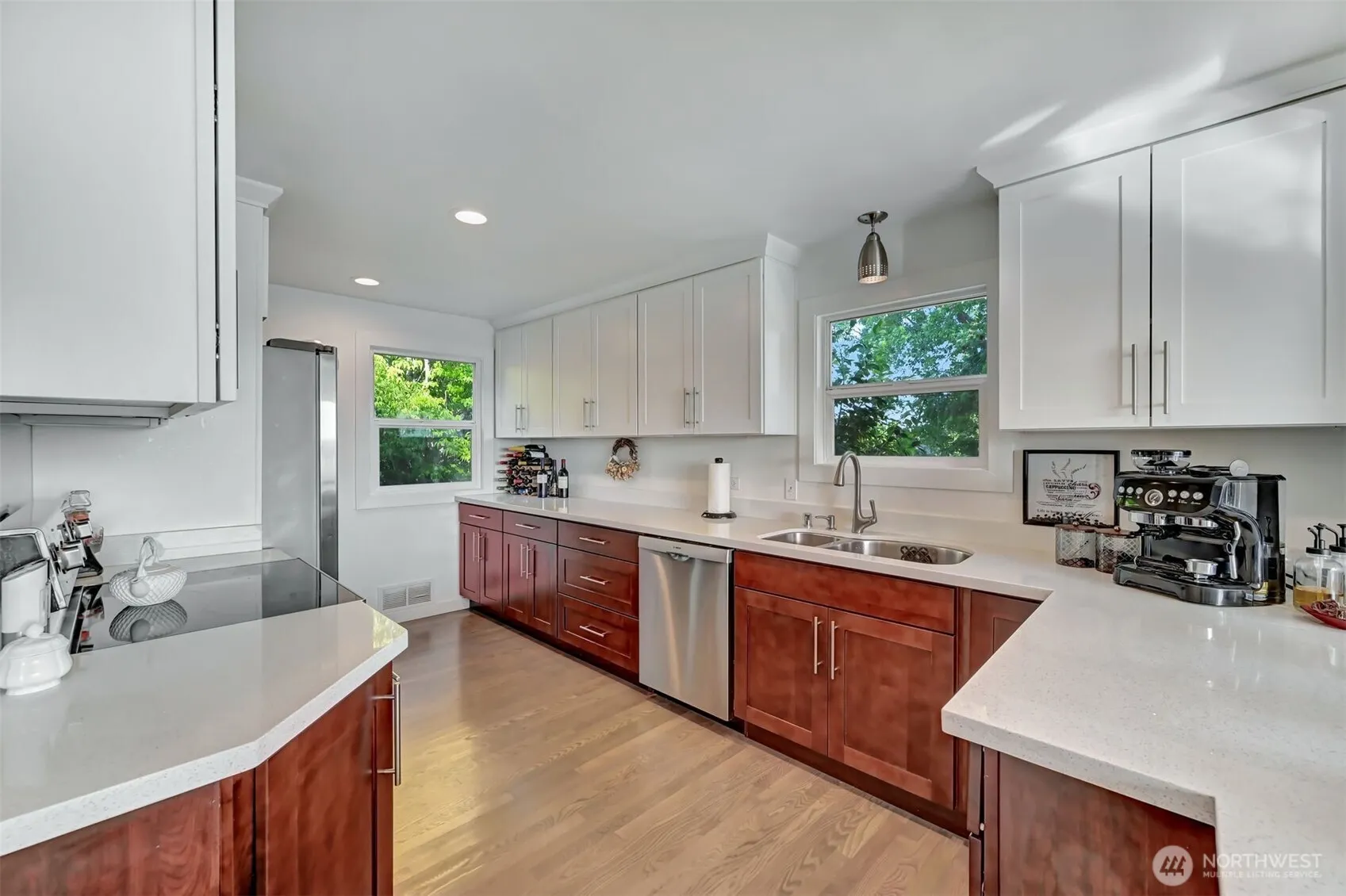 Property photo for 10825 Marine View Drive Sw, Seattle photo 3