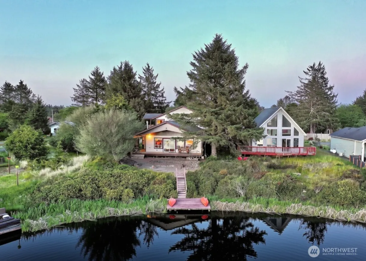 Property photo for 137 N Razor Clam Drive Sw, Ocean Shores