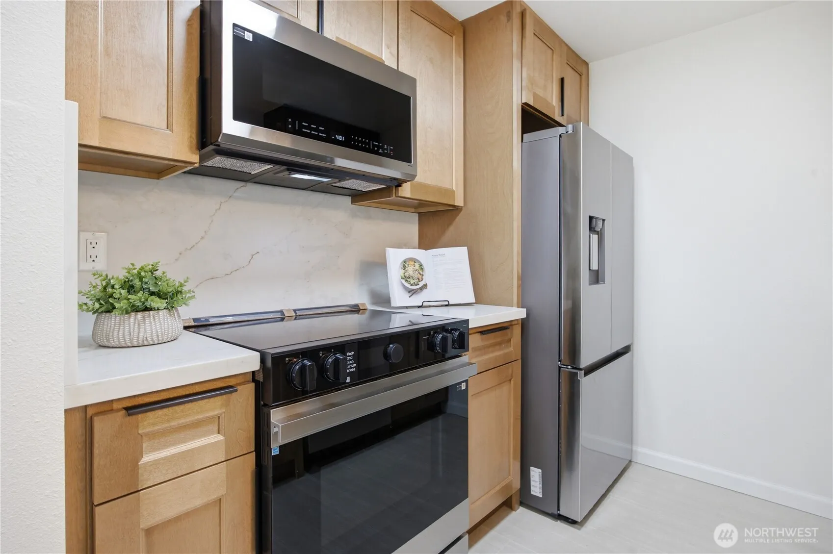 Property photo for 2334 Ne 102nd Street #202, Seattle photo 5
