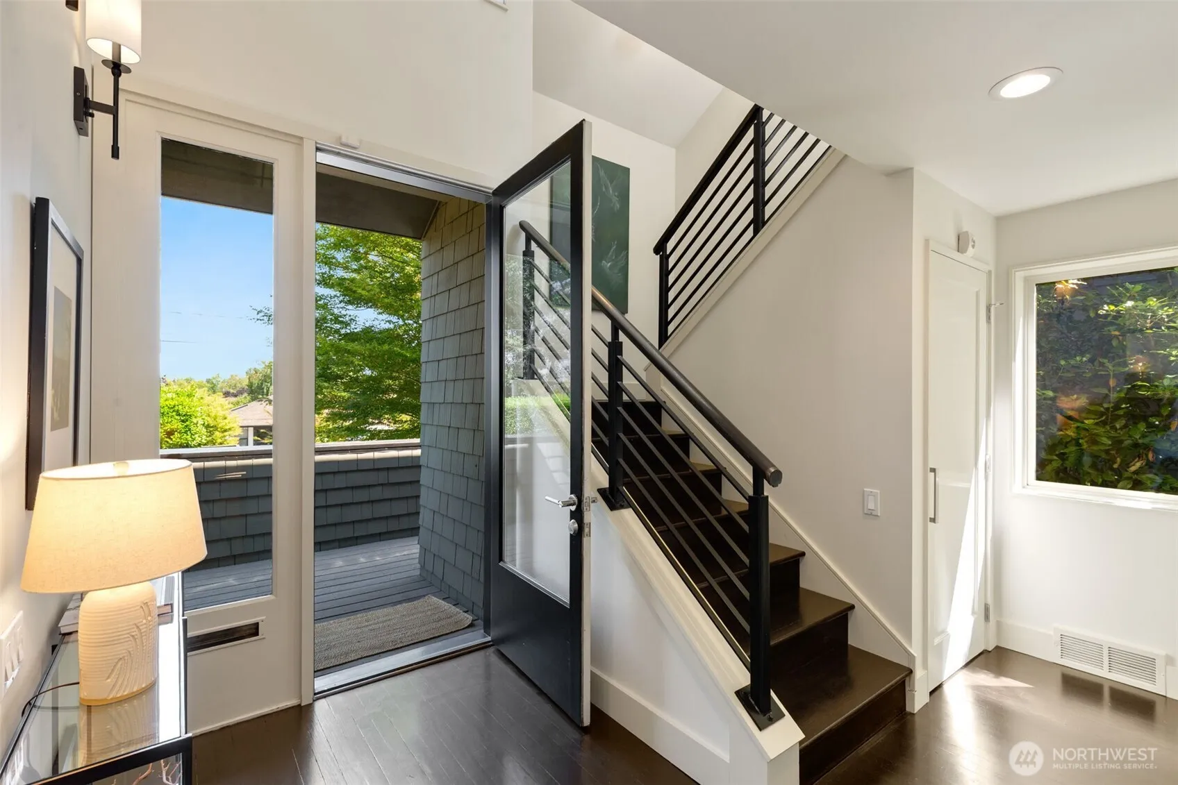 Property photo for 1819 39th Avenue E, Seattle photo 4