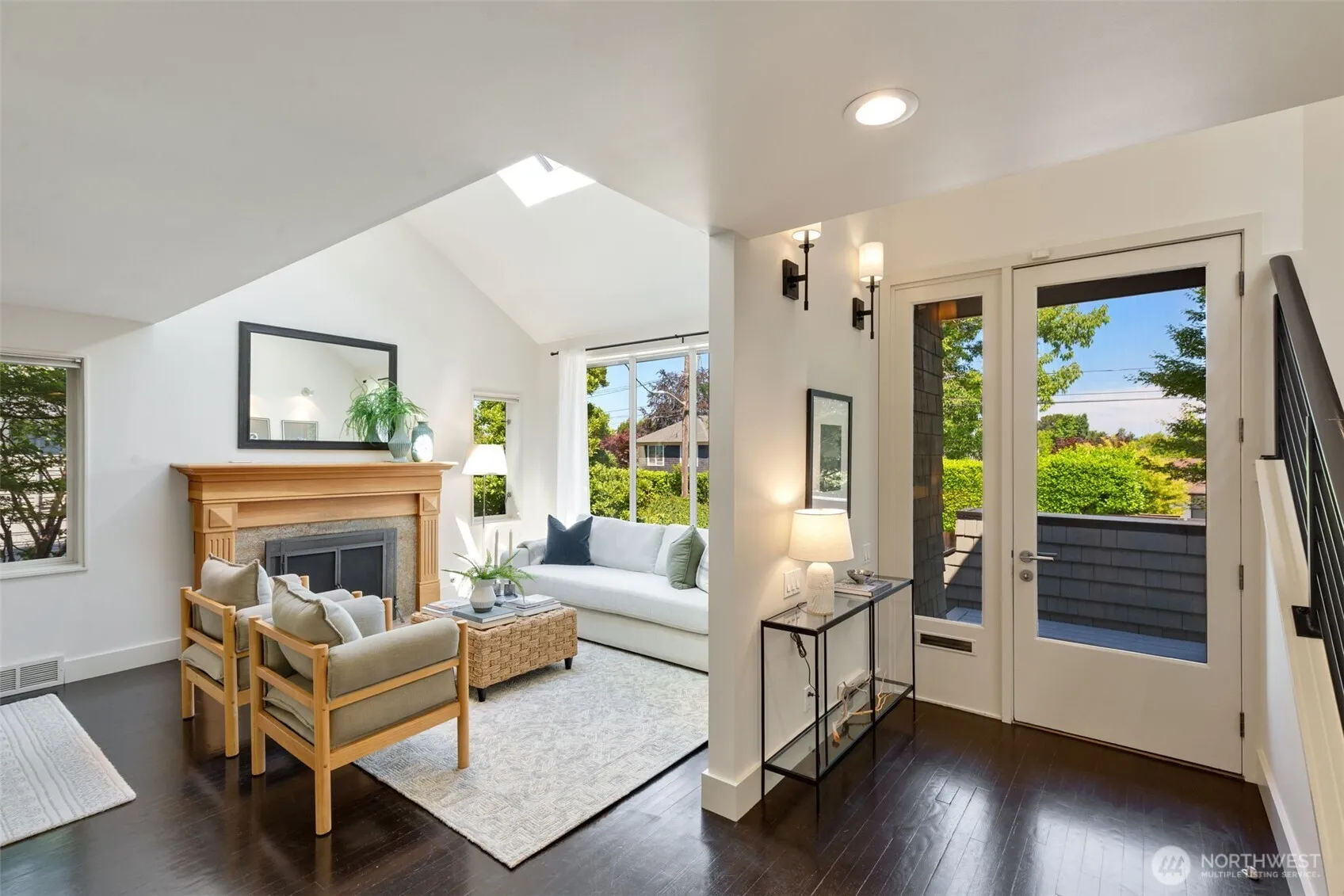 Property photo for 1819 39th Avenue E, Seattle photo 5