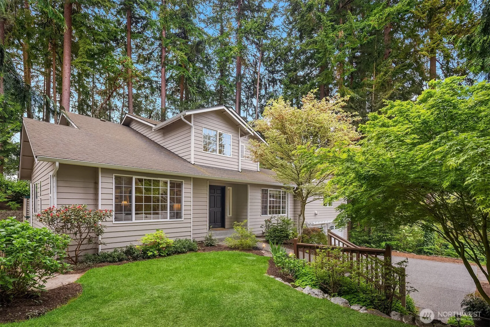 Property photo for 8934 218th Street Sw, Edmonds photo 2