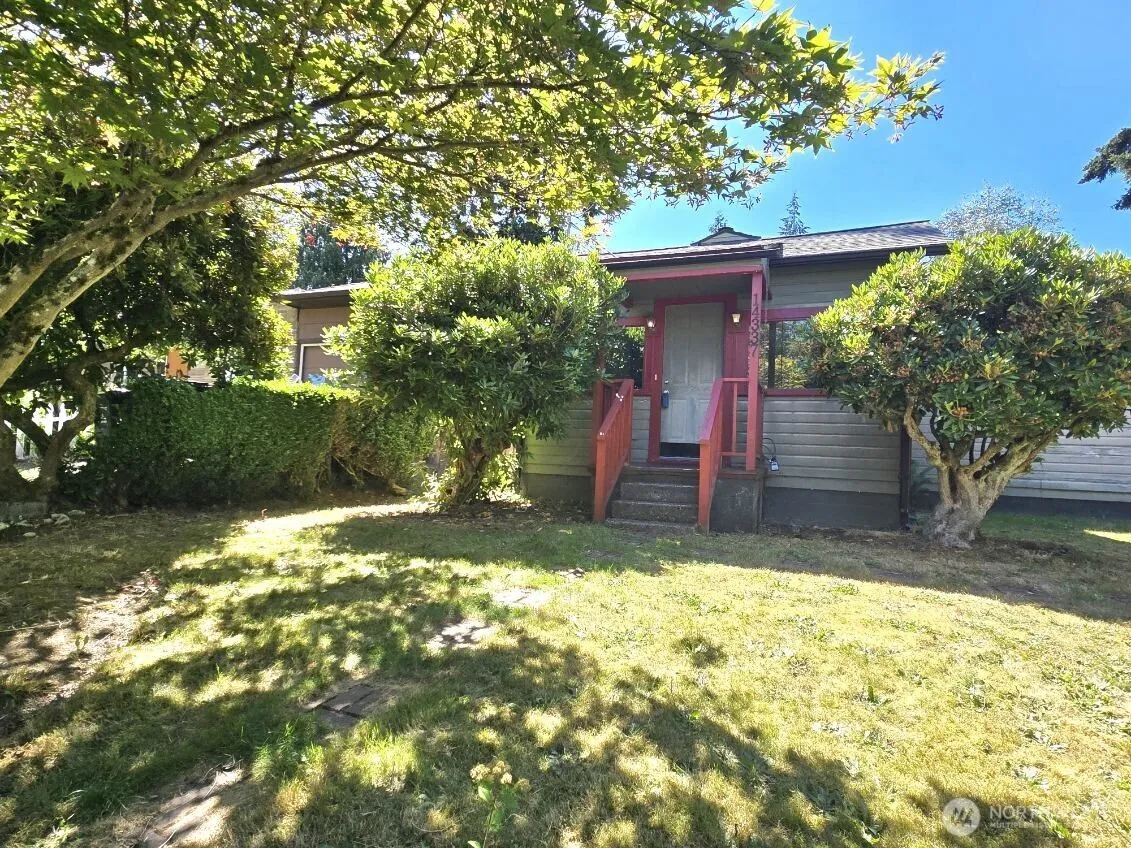 Property photo for 14337 Burke Avenue N, Seattle
