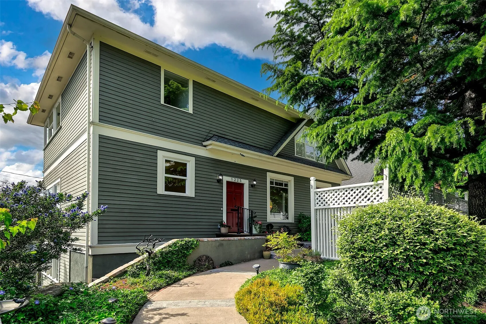 Property photo for 1225 9th Avenue W, Seattle photo 2