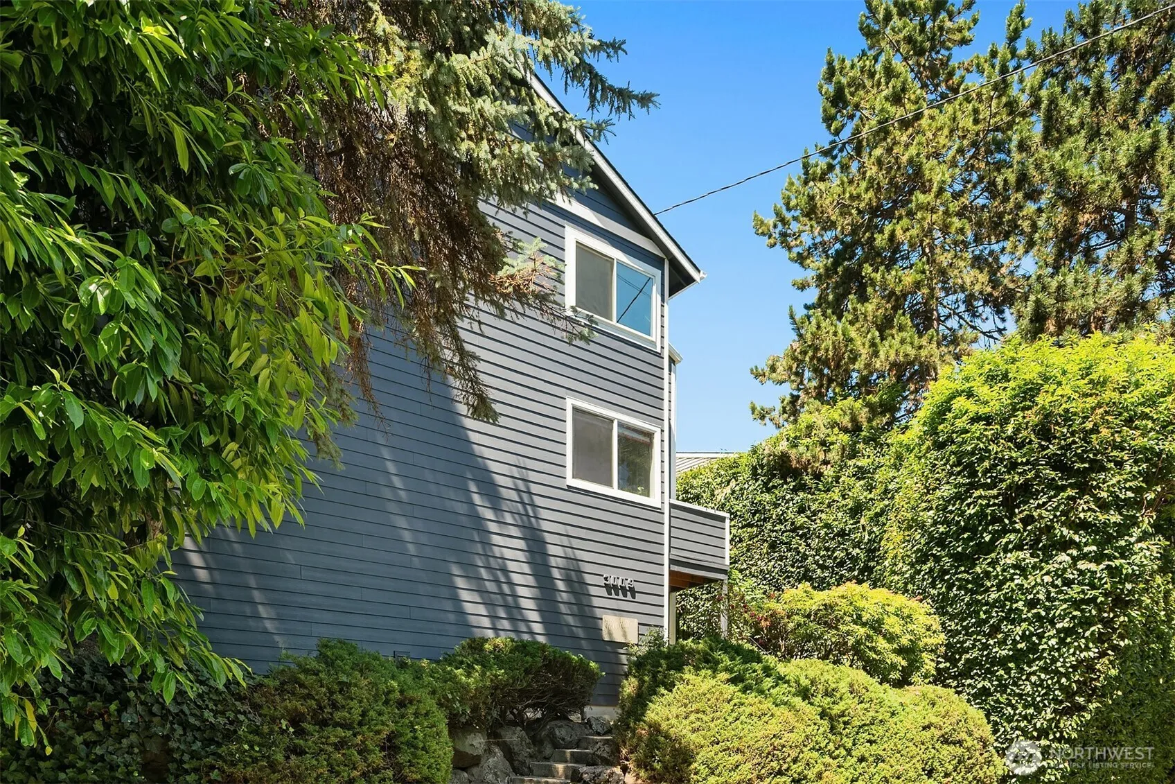 Property photo for 3009 3rd Avenue W #6, Seattle photo 2