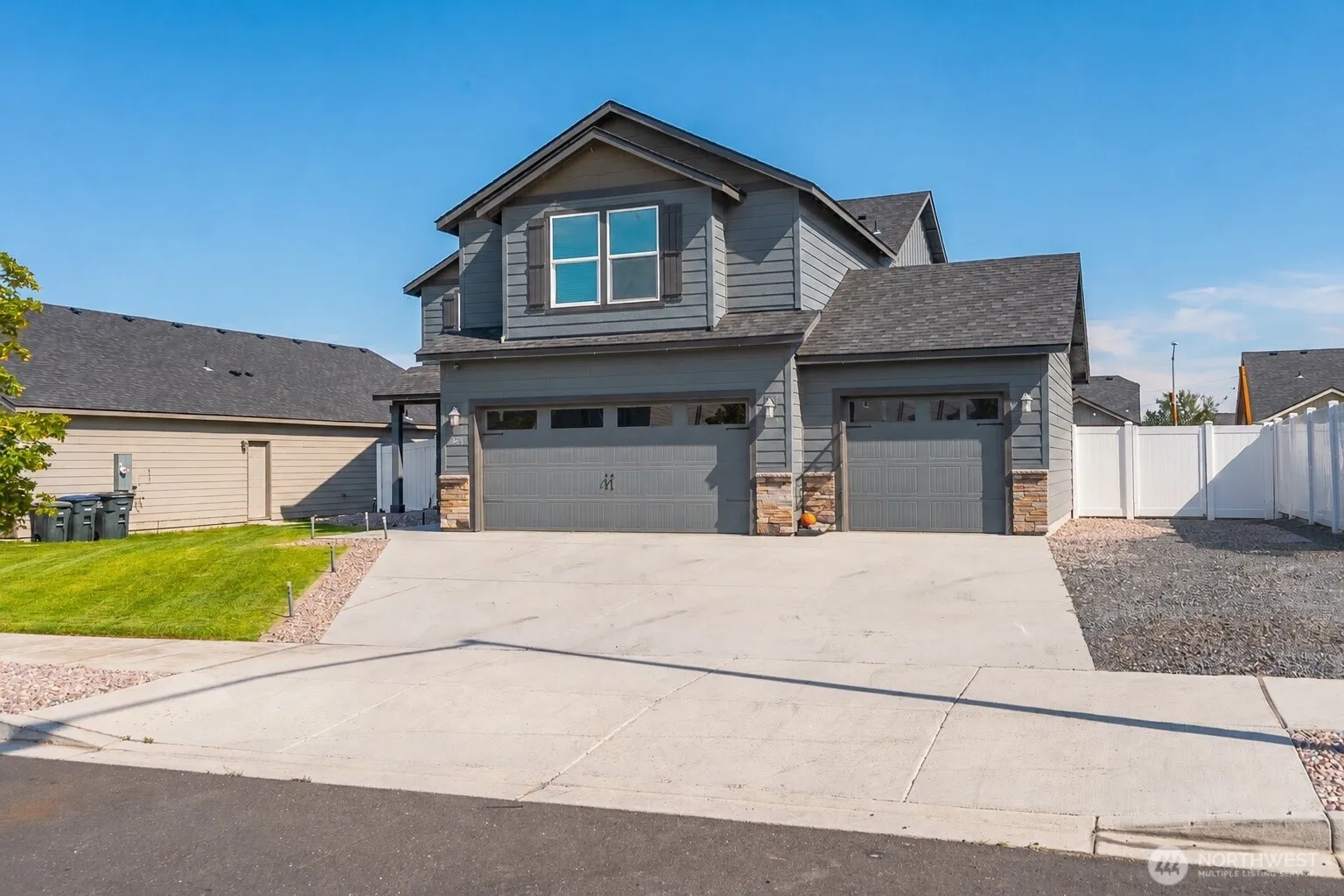 Property photo for 4211 W Heaverlo Drive, Moses Lake photo 2