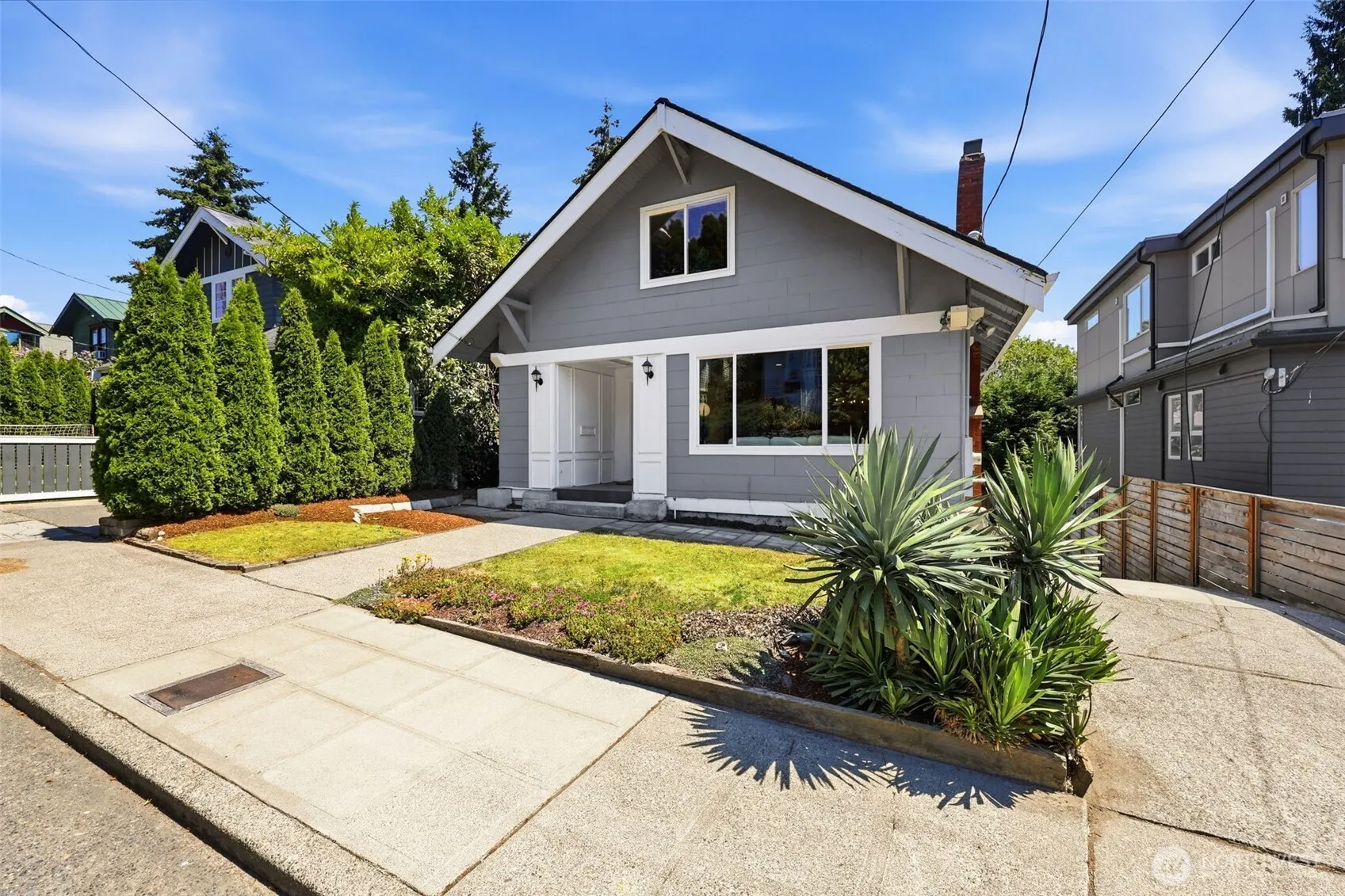 Property photo for 4318 1st Avenue Ne, Seattle photo 3