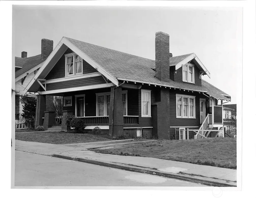 Property photo for 4318 1st Avenue Ne, Seattle photo 2