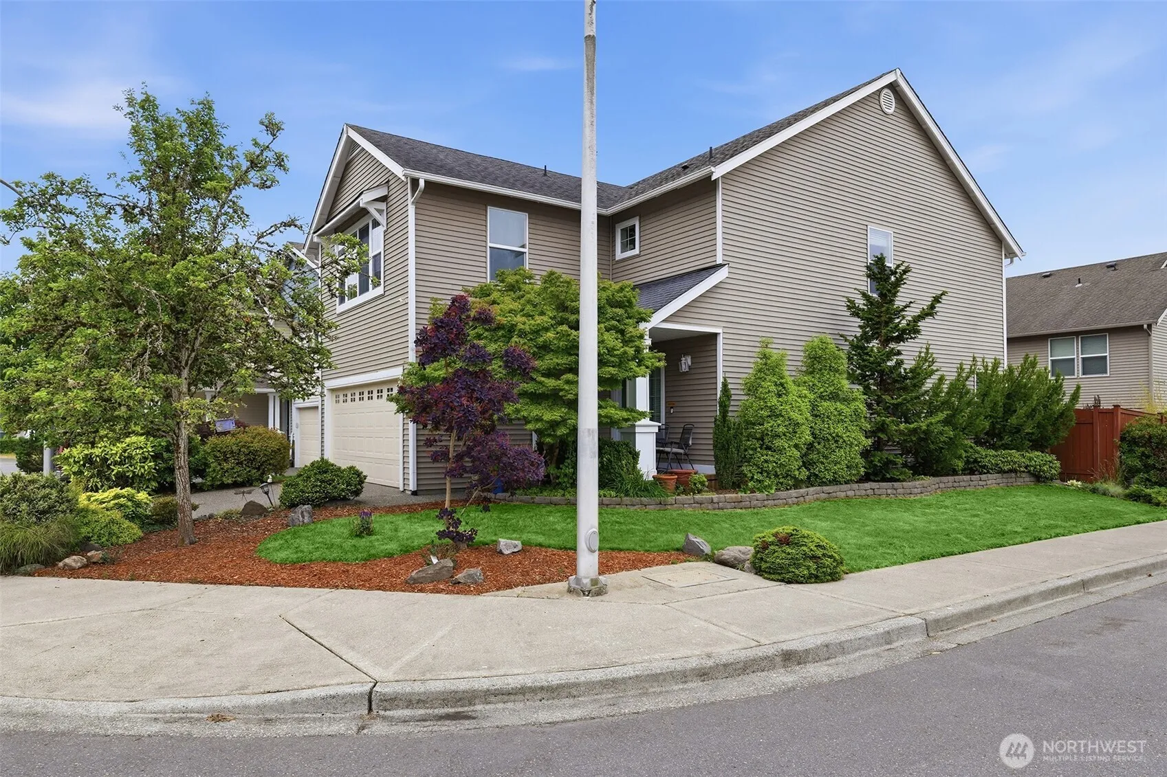 Property photo for 305 Lynnwood Avenue Se, Renton photo 2