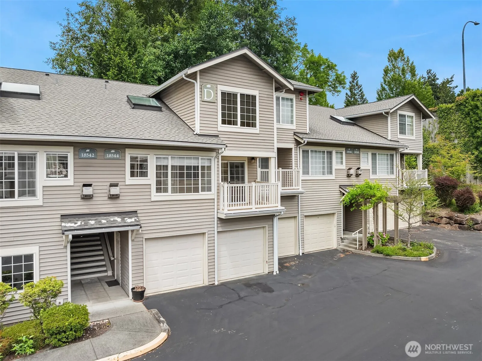 Property photo for 18544 Ne 57th Street, Redmond