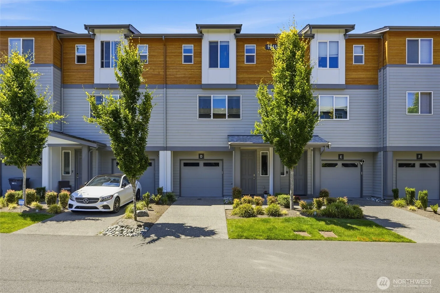 Property photo for 19414 35th Drive Se #d, Bothell photo 2