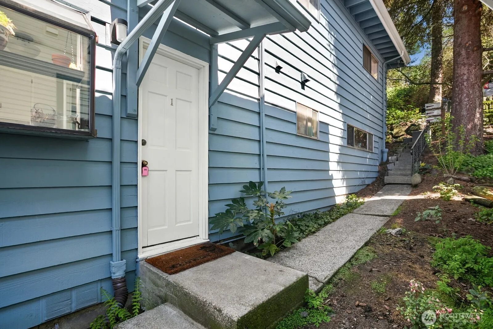 Property photo for 3438 14th Avenue W, Seattle photo 4