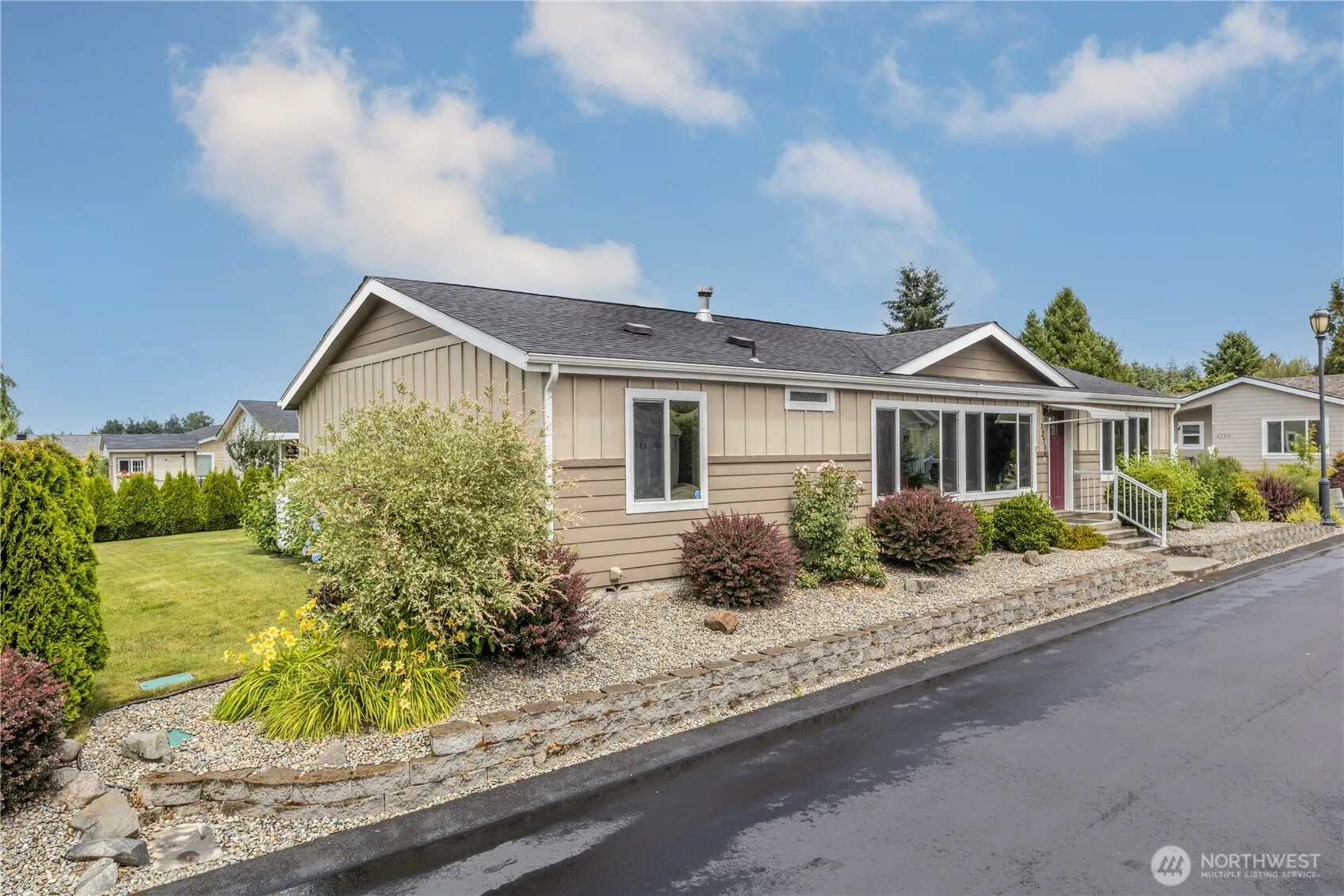 Property photo for 4278 Lakeview Lane Se, Lacey photo 3