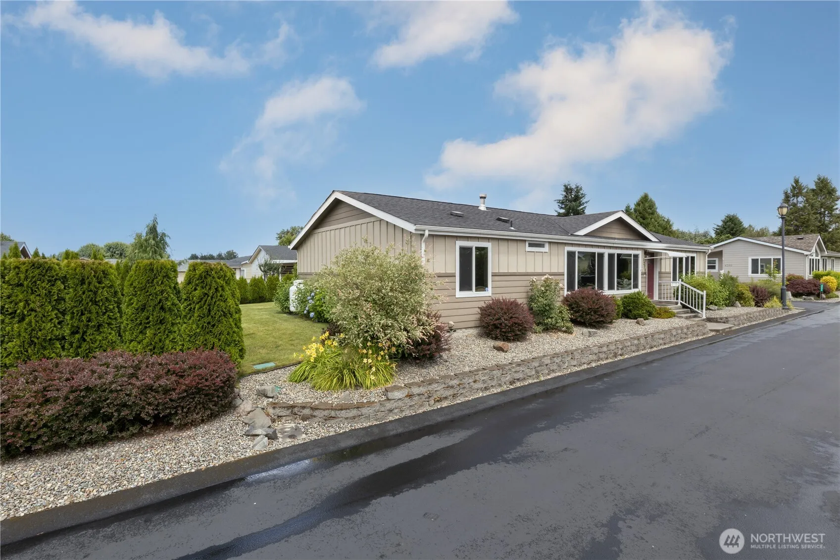Property photo for 4278 Lakeview Lane Se, Lacey photo 2